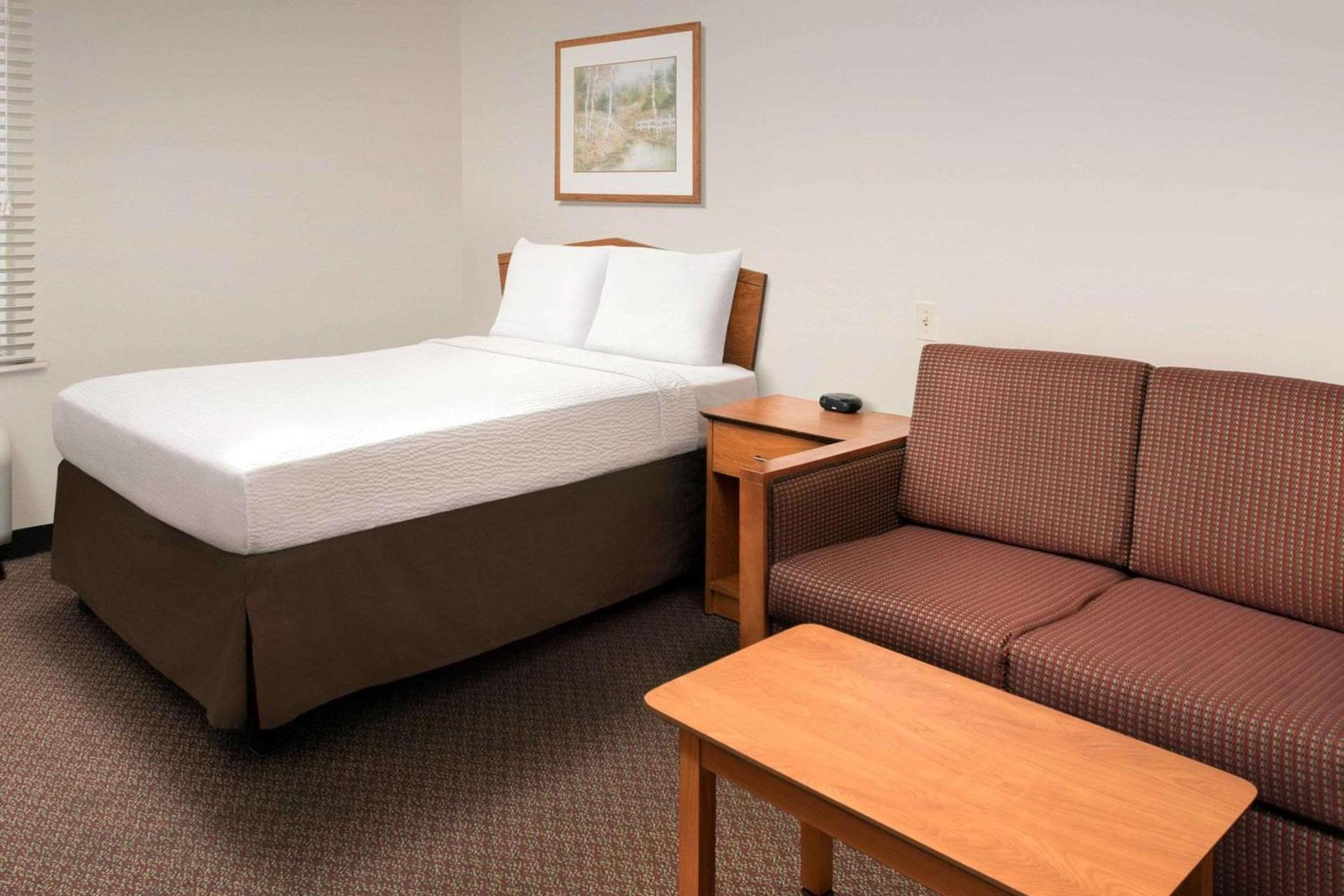 WoodSpring Suites Savannah Garden City photo 8