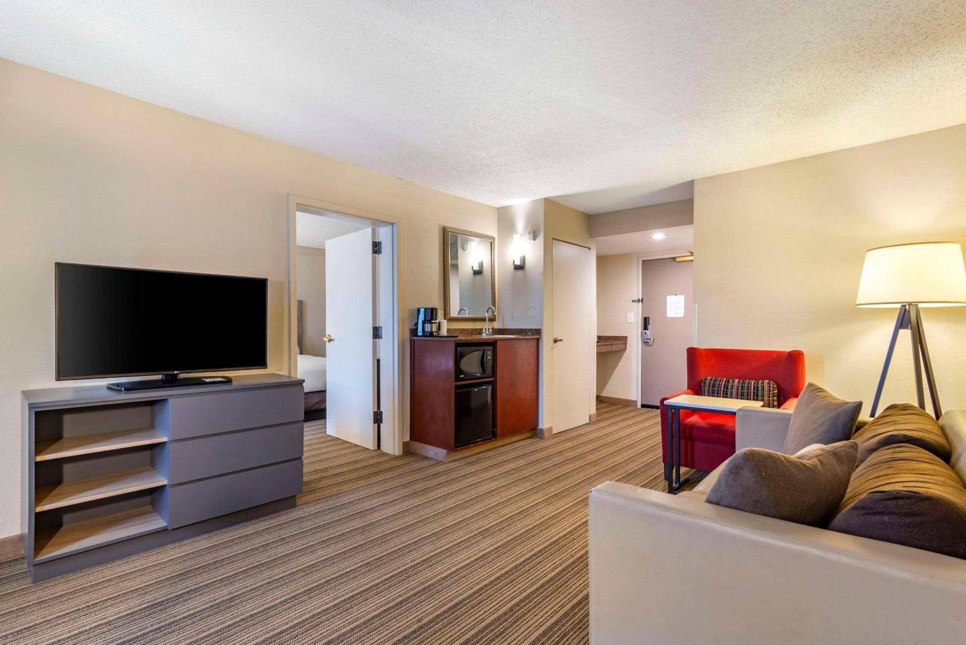 Country Inn & Suites by Radisson, Atlanta Galleria-Ballpark, GA photo 15