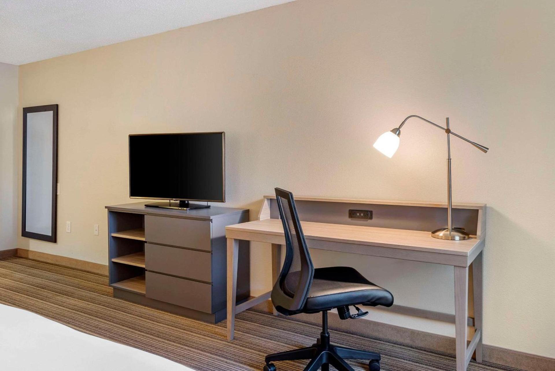 Country Inn & Suites by Radisson, Atlanta Galleria-Ballpark, GA photo 19