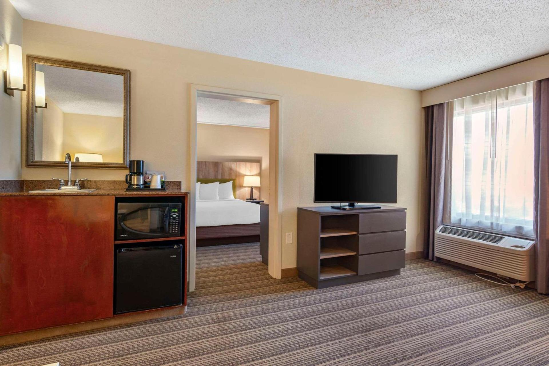 Country Inn & Suites by Radisson, Atlanta Galleria-Ballpark, GA photo 20