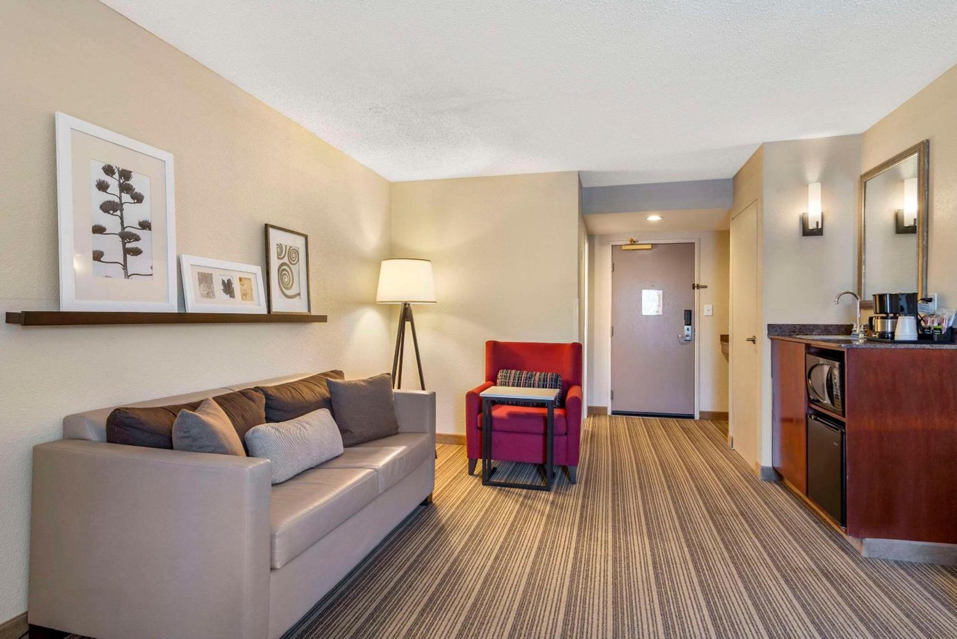 Country Inn & Suites by Radisson, Atlanta Galleria-Ballpark, GA photo 21