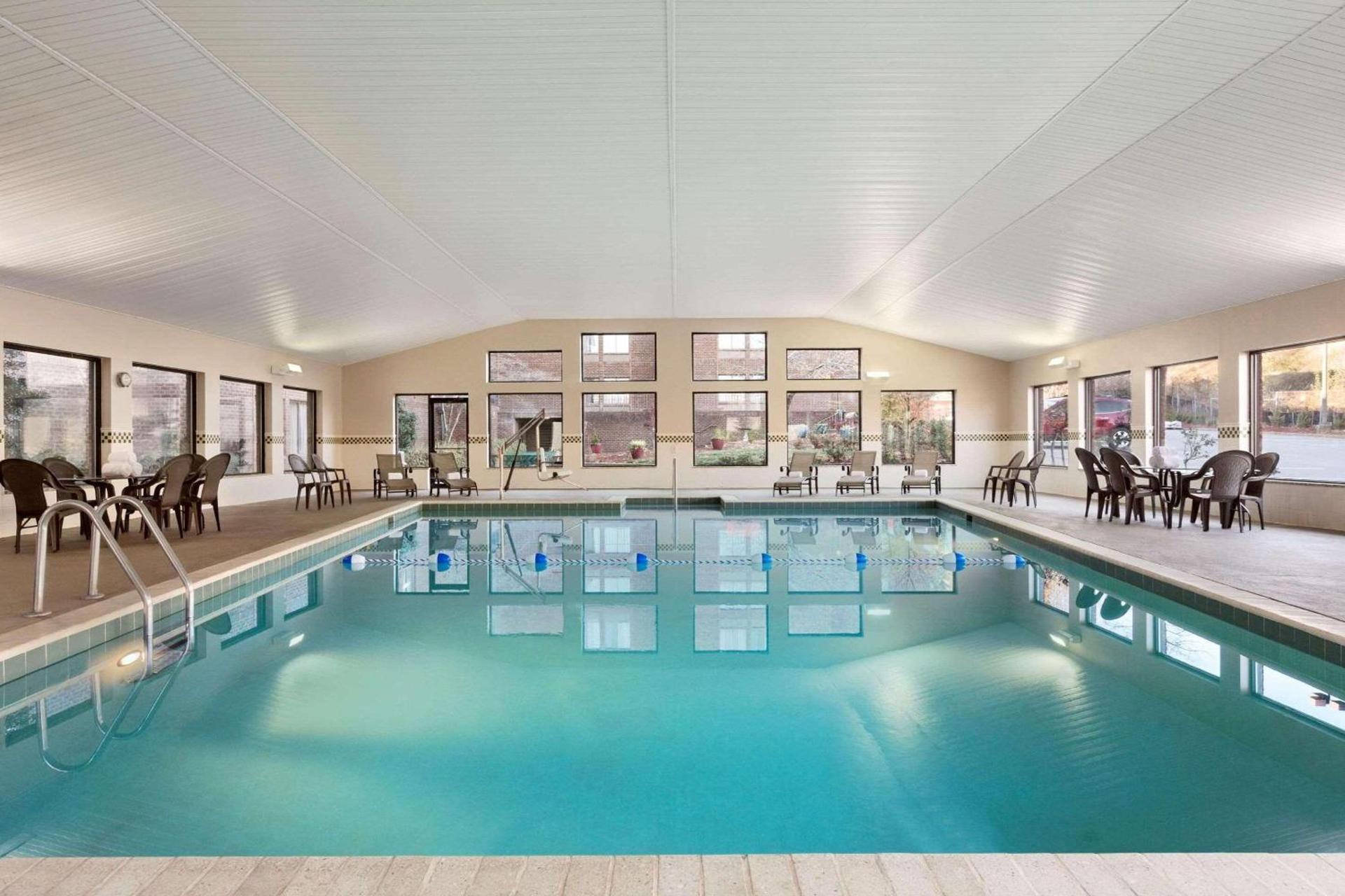 Country Inn & Suites by Radisson, Atlanta Galleria-Ballpark, GA photo 23