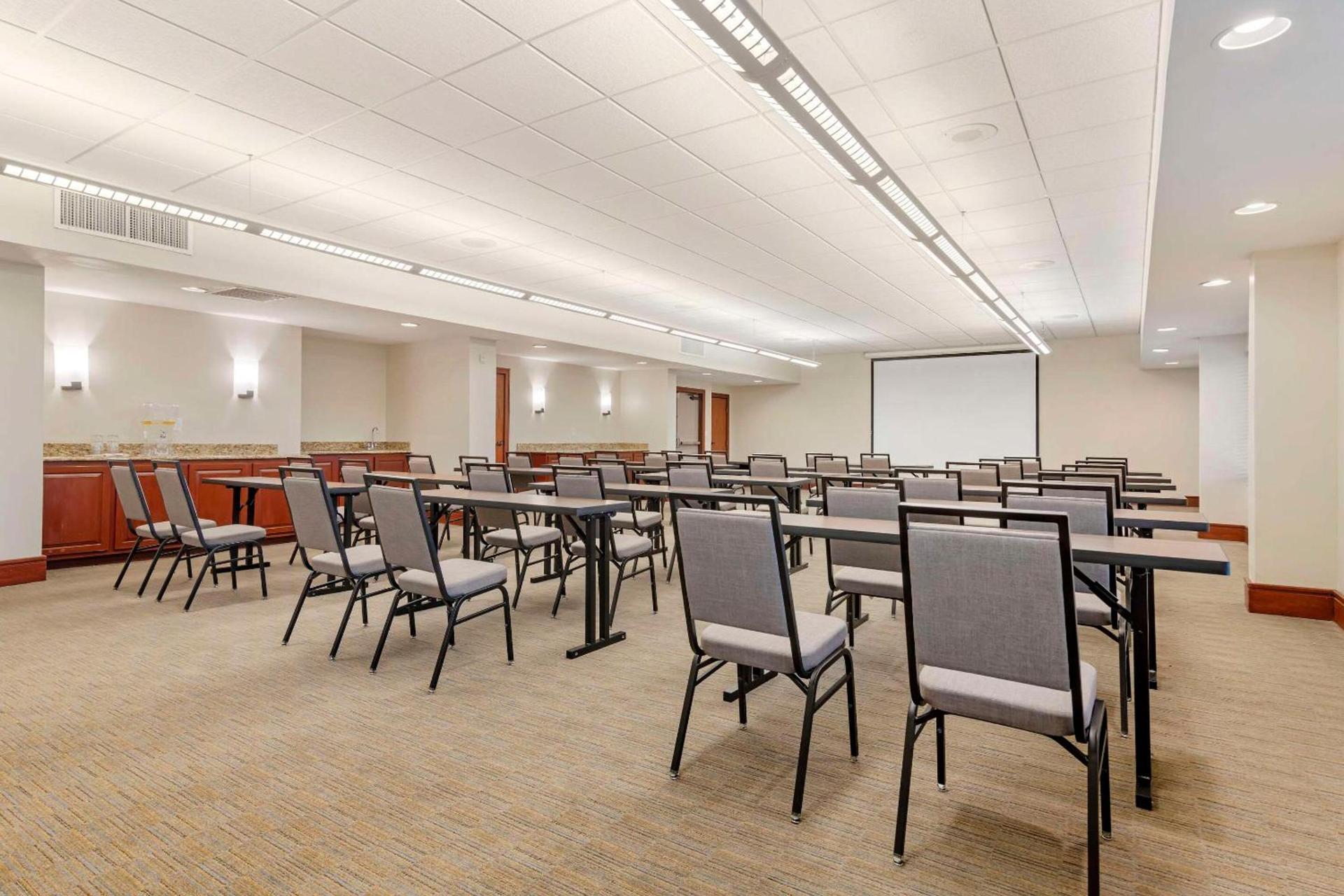 Country Inn & Suites by Radisson, Atlanta Galleria-Ballpark, GA photo 25