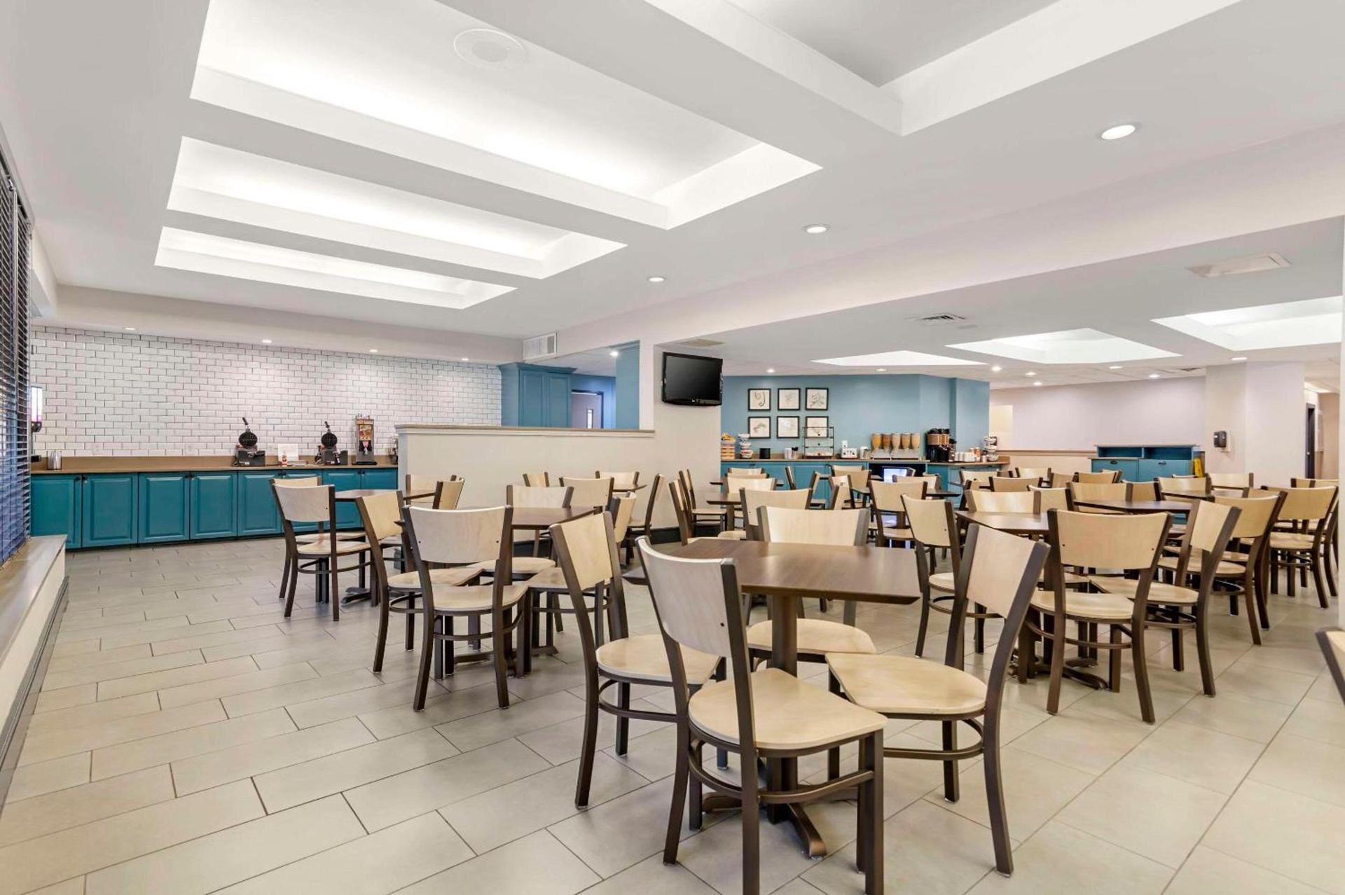 Country Inn & Suites by Radisson, Atlanta Galleria-Ballpark, GA photo 26