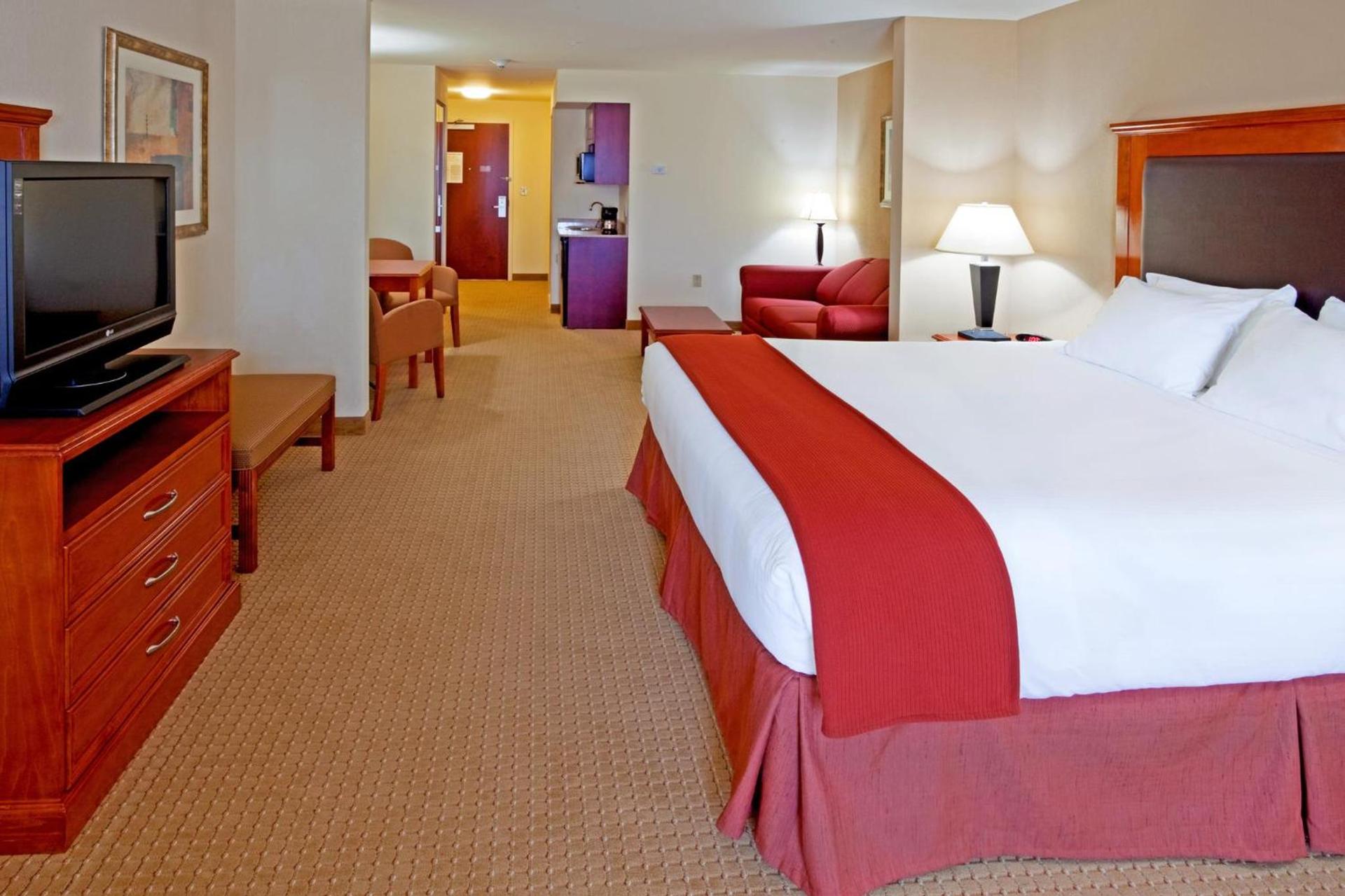 Holiday Inn Express & Suites Albany Airport Area - Latham by IHG photo 11