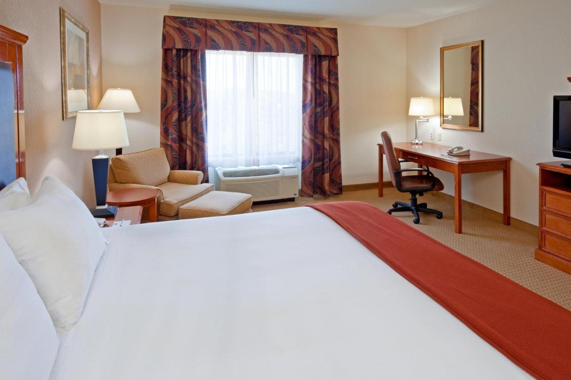 Holiday Inn Express & Suites Albany Airport Area - Latham by IHG photo 17