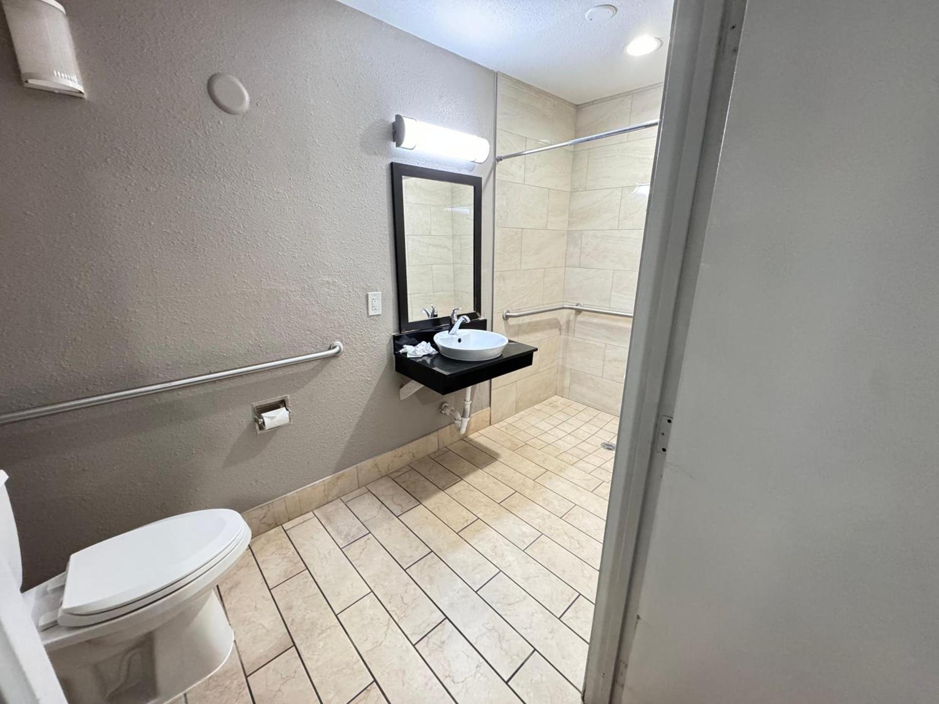 Motel 6 Ontario, CA - Airport photo 51