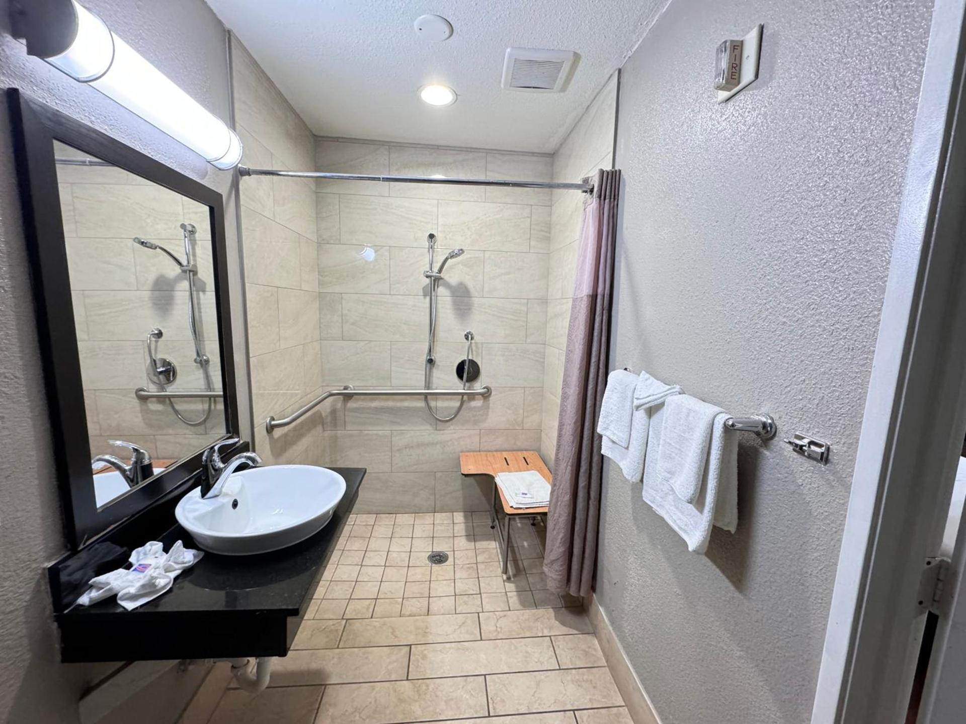 Motel 6 Ontario, CA - Airport photo 50