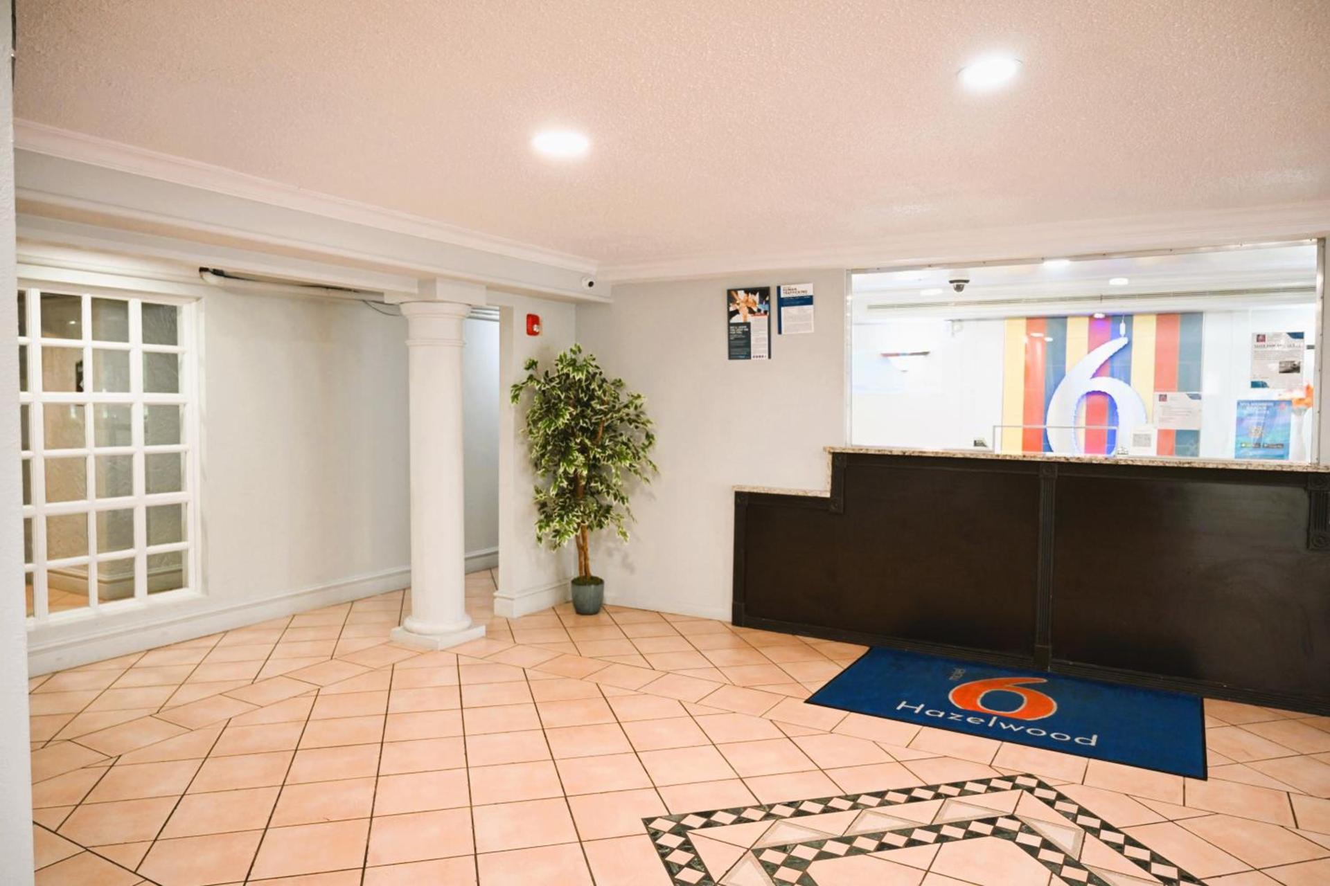 Motel 6-Hazelwood, MO photo 9