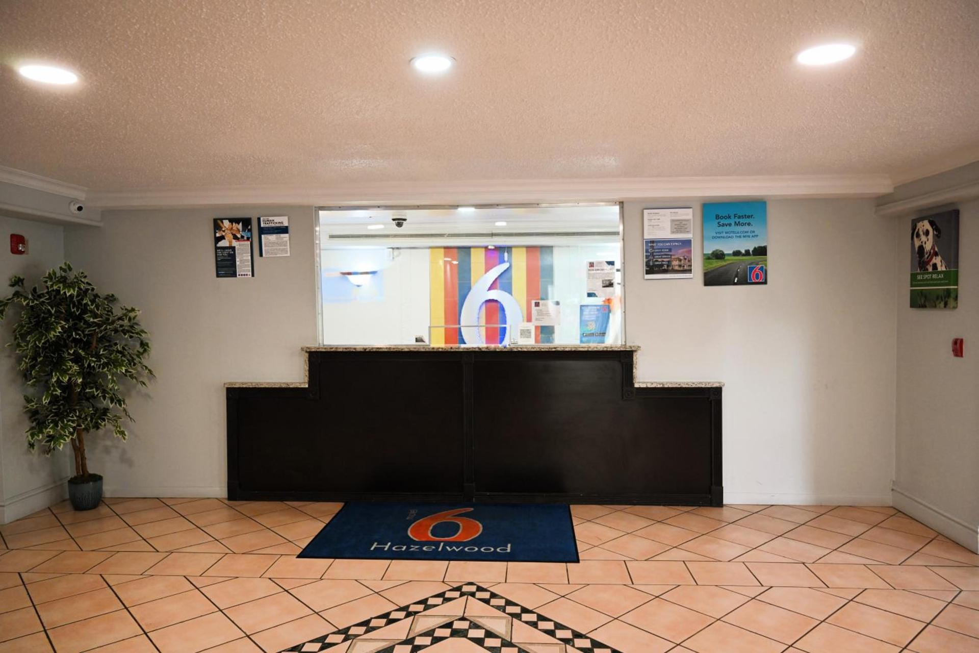 Motel 6-Hazelwood, MO photo 11