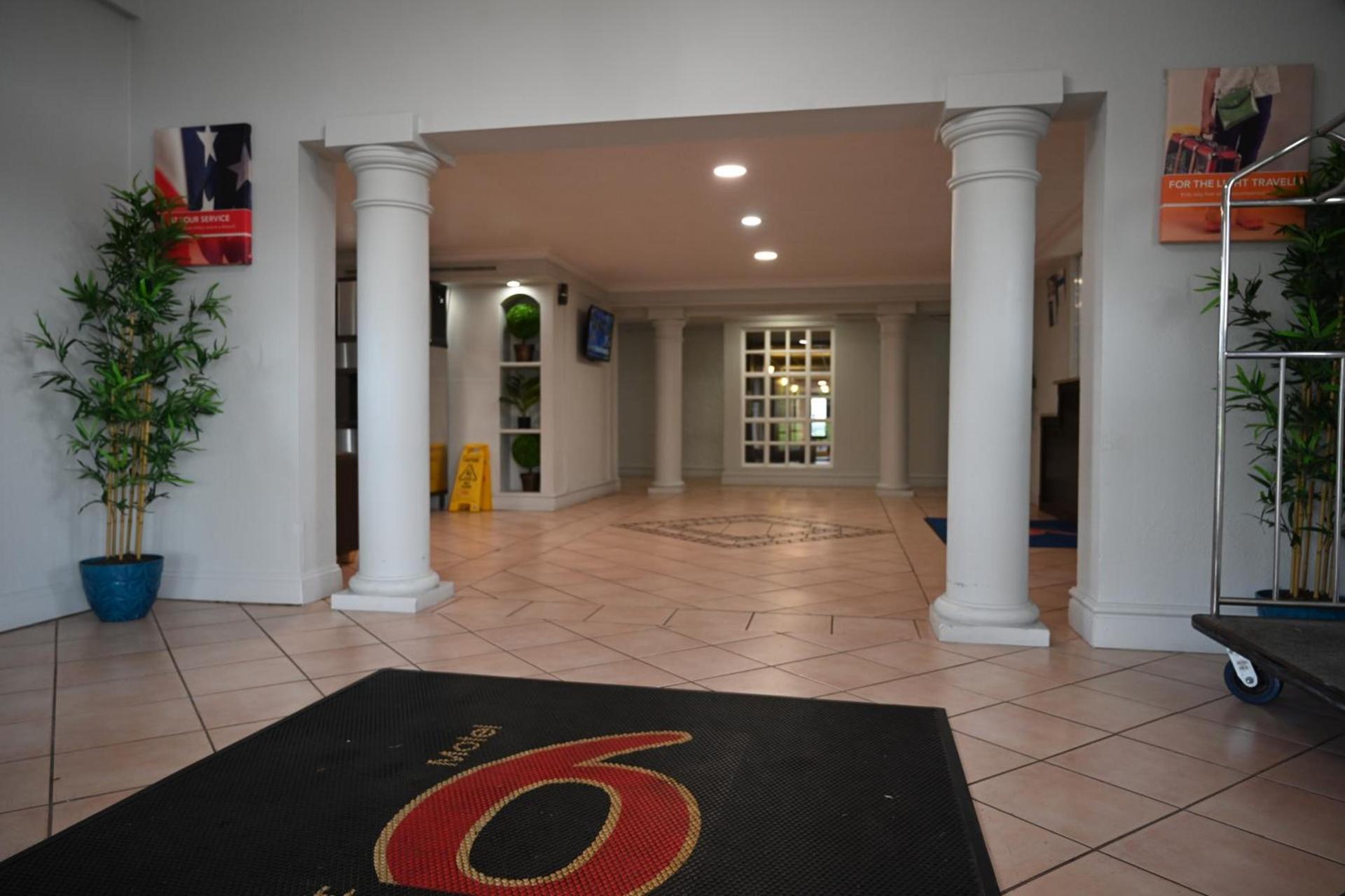 Motel 6-Hazelwood, MO photo 13