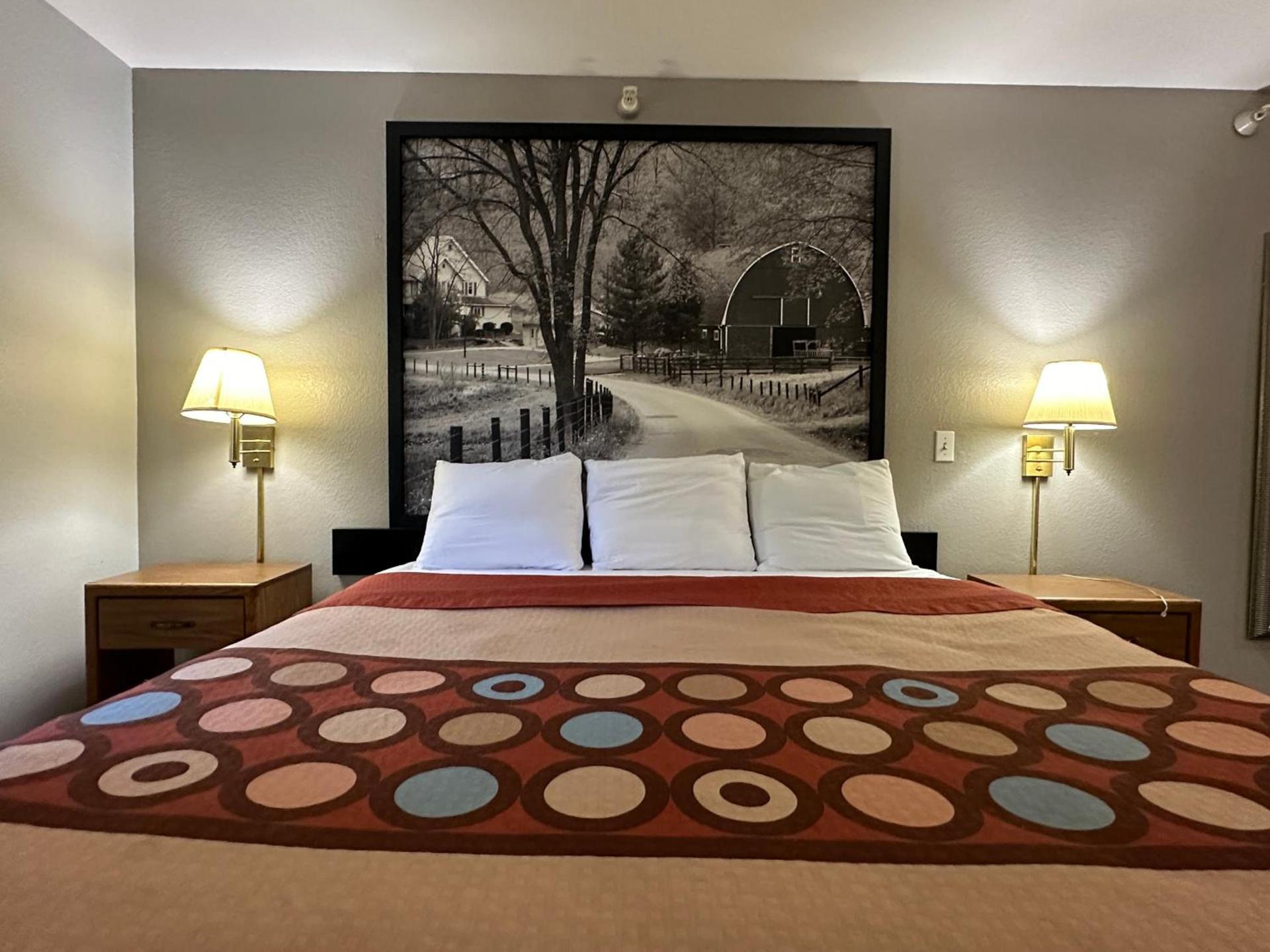 Super 8 by Wyndham Richfield Cleveland photo 15