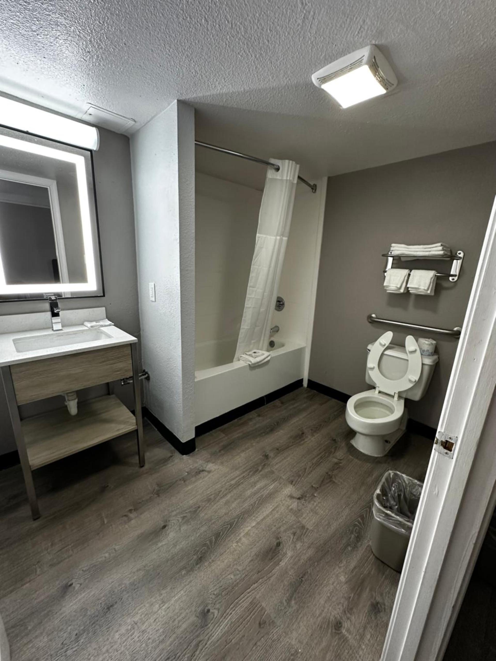 Motel 6-Hazelwood, MO photo 30