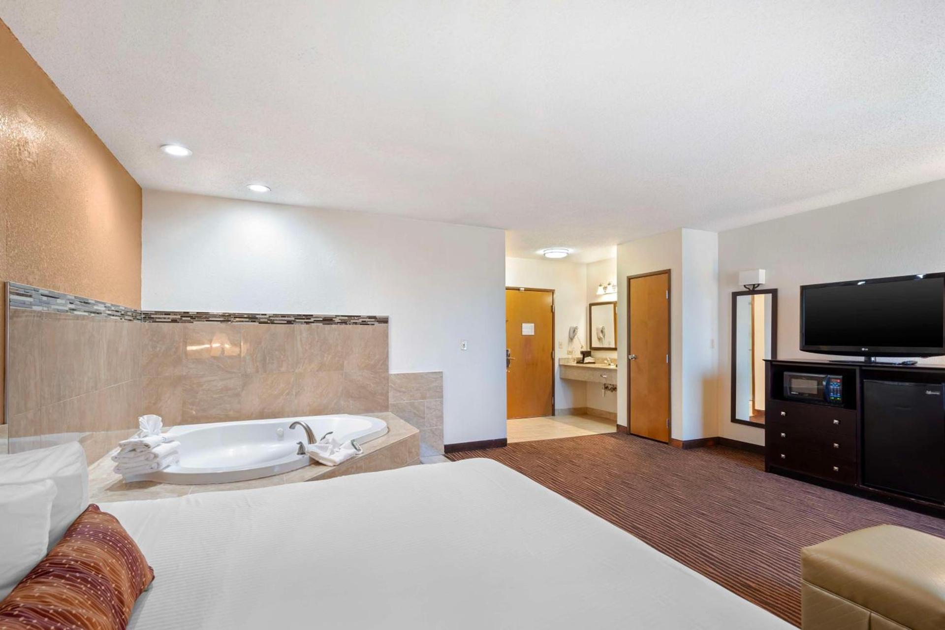 Best Western Des Plaines O'Hare photo 18