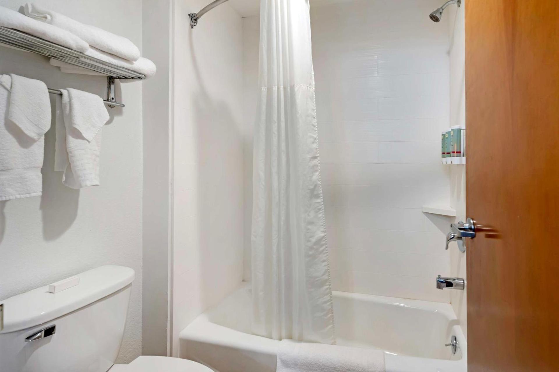 Best Western Des Plaines O'Hare photo 20