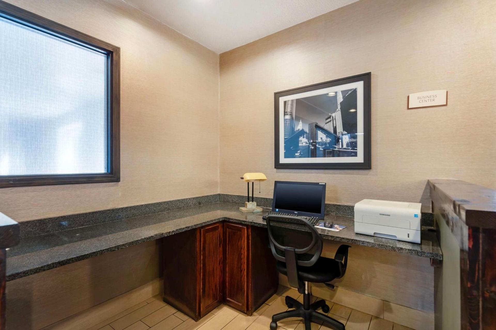 Best Western Des Plaines O'Hare photo 23