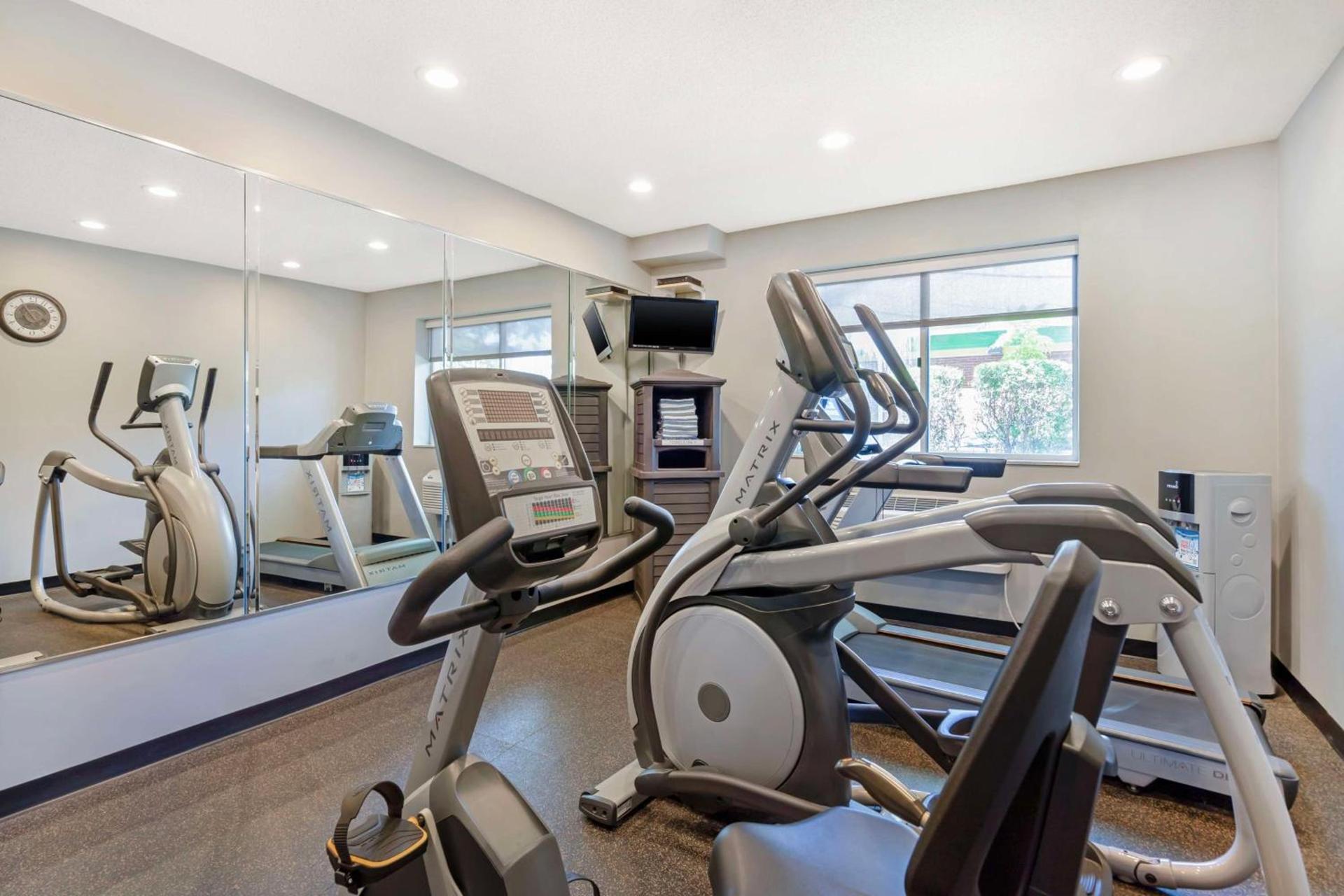 Best Western Des Plaines O'Hare photo 24