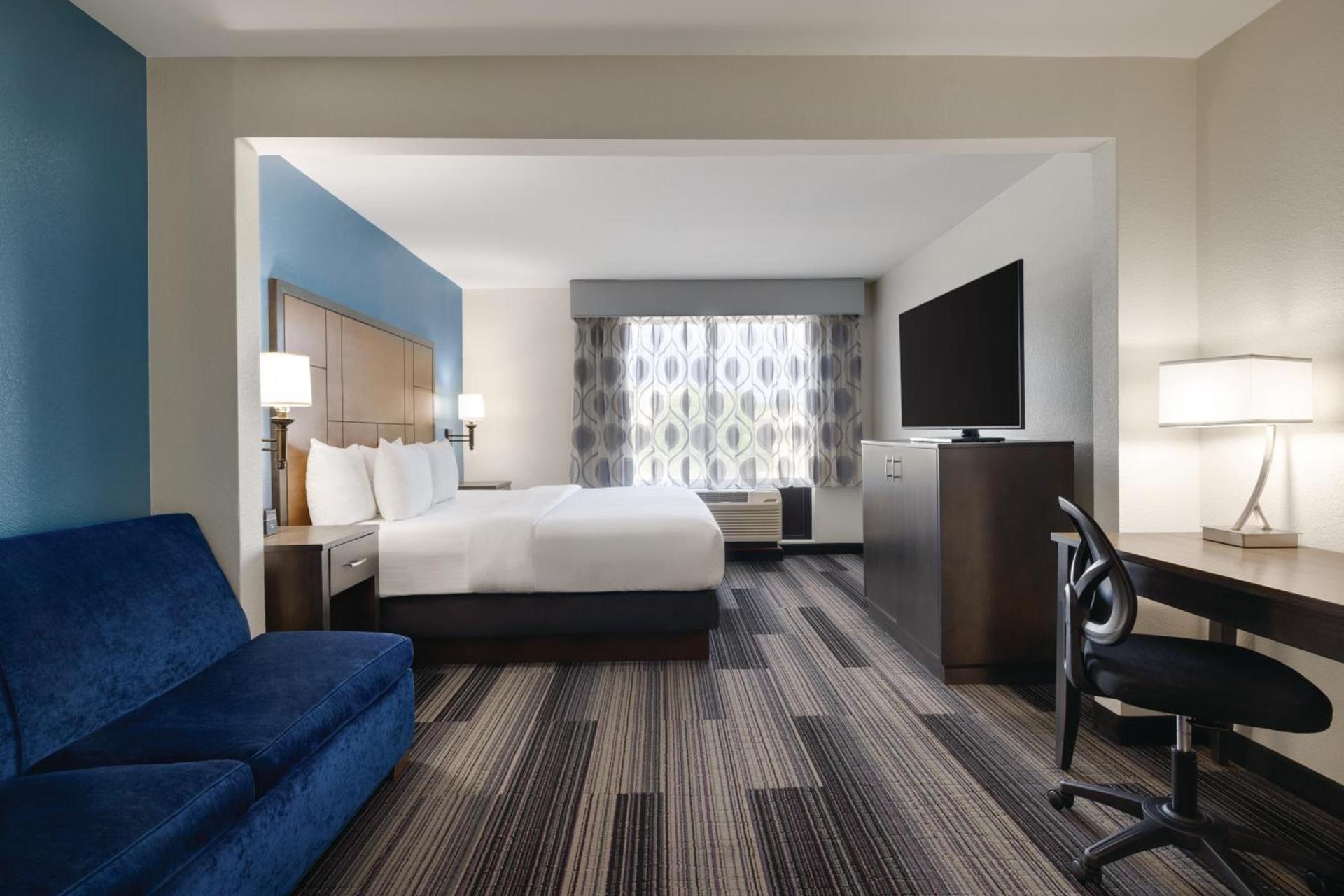 La Quinta Inn & Suites by Wyndham Springfield Airport Rte 66 photo 75