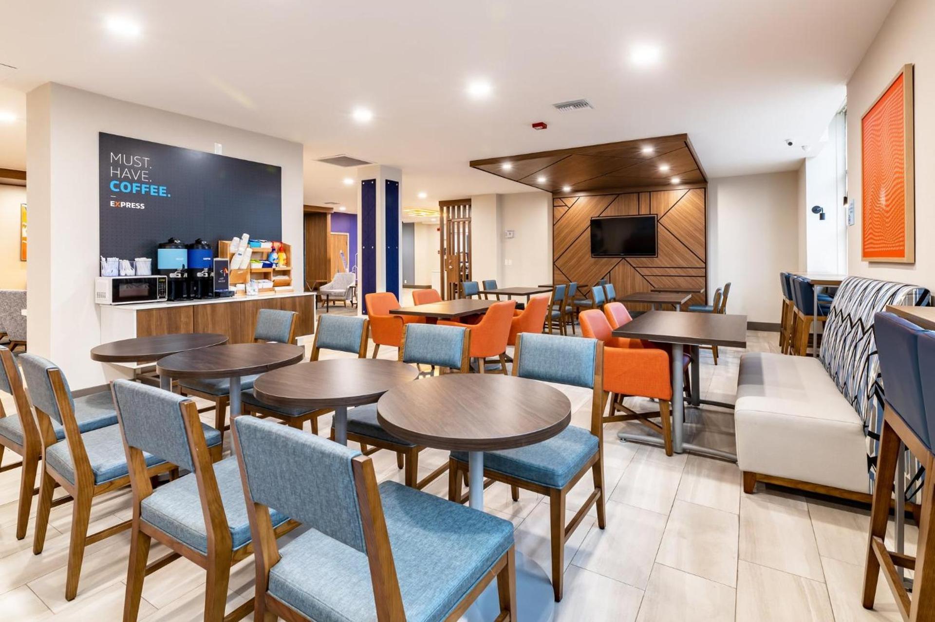 Holiday Inn Express Van Nuys by IHG photo 18