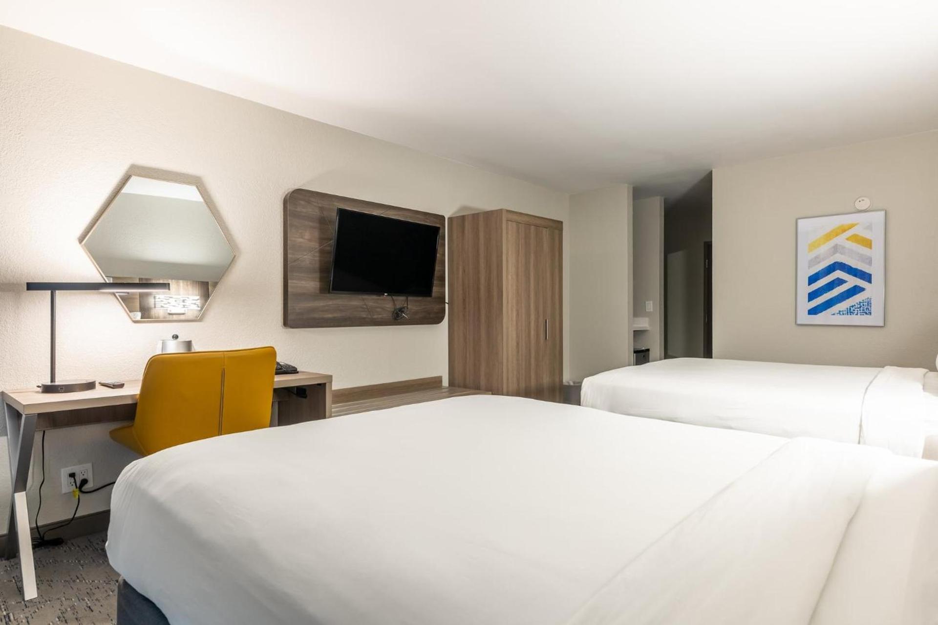 Holiday Inn Express Van Nuys by IHG photo 10