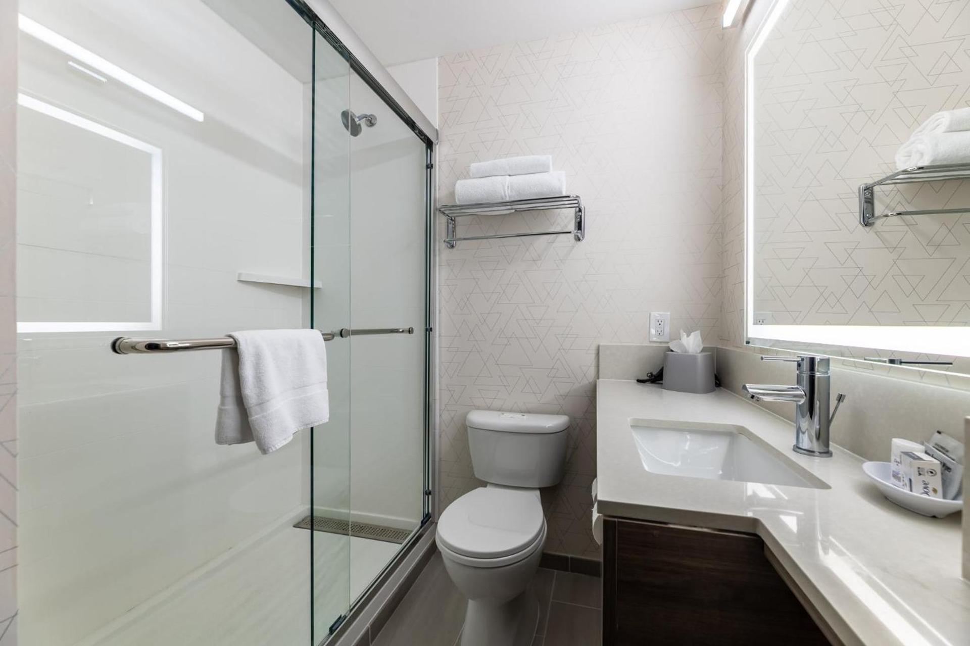 Holiday Inn Express Van Nuys by IHG photo 17