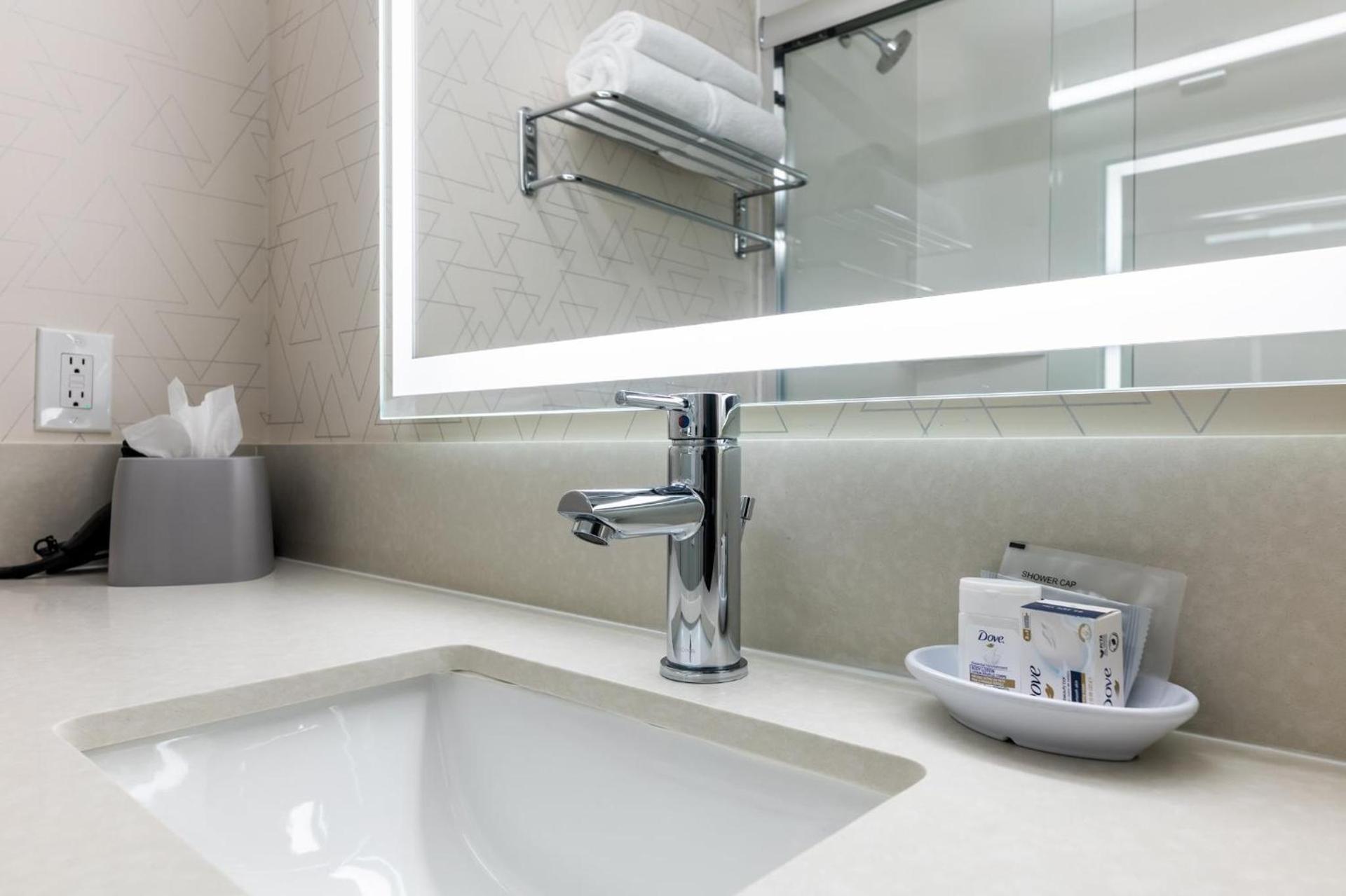 Holiday Inn Express Van Nuys by IHG photo 23