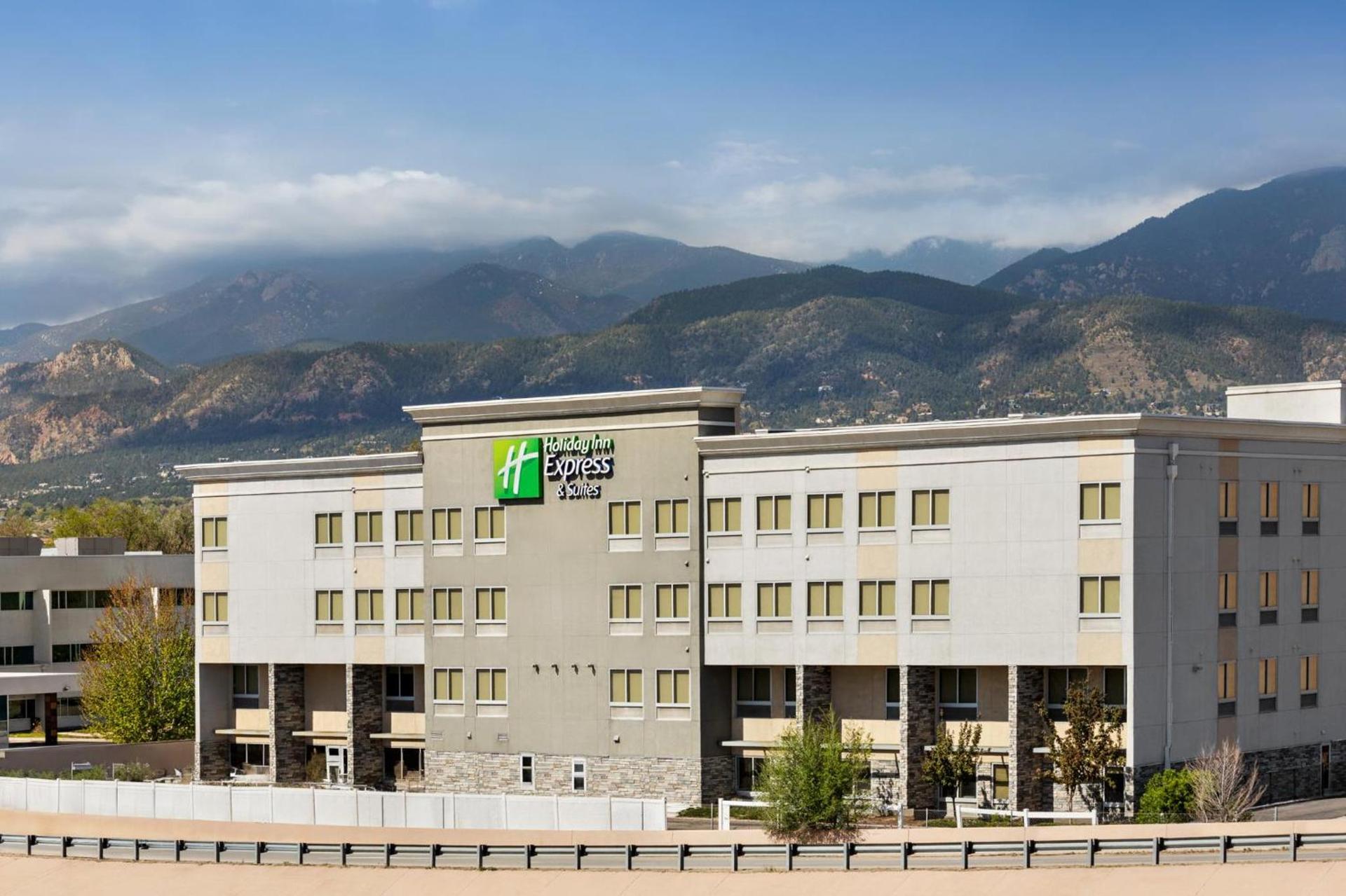 Holiday Inn Express & Suites Colorado Springs Central by IHG photo 61