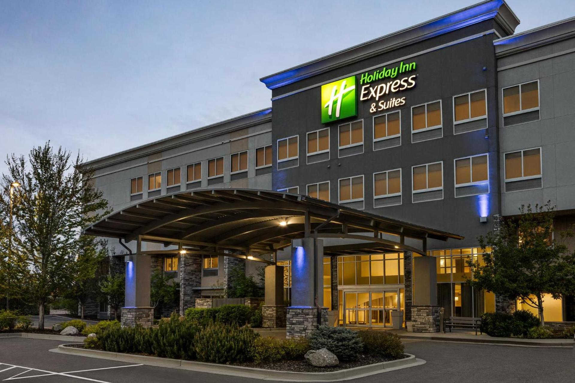Holiday Inn Express & Suites Colorado Springs Central by IHG photo 1