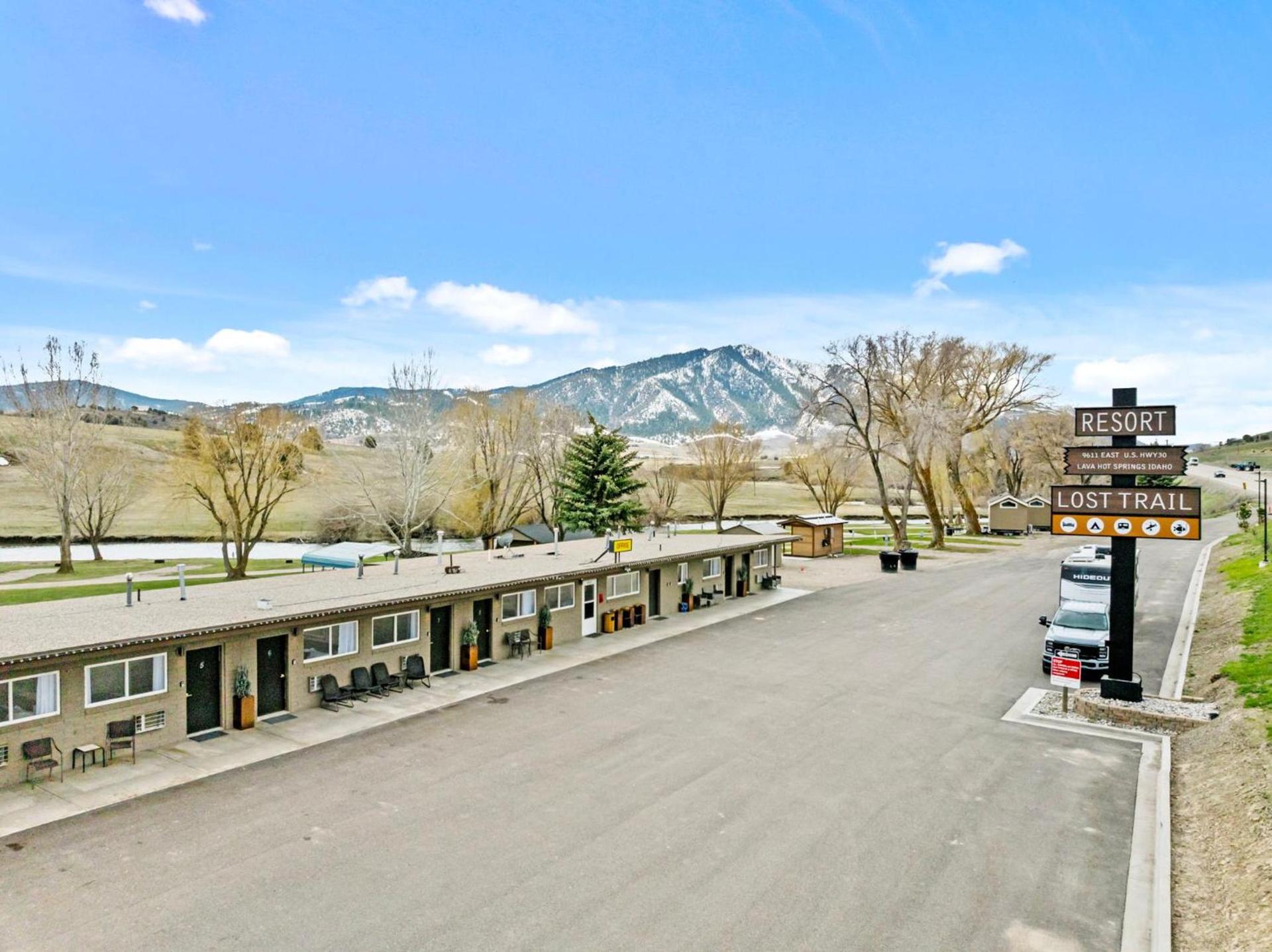 Lost Trail Resort - Riverside Rooms - Near Hot Pools — hotel in Lava Hot Springs