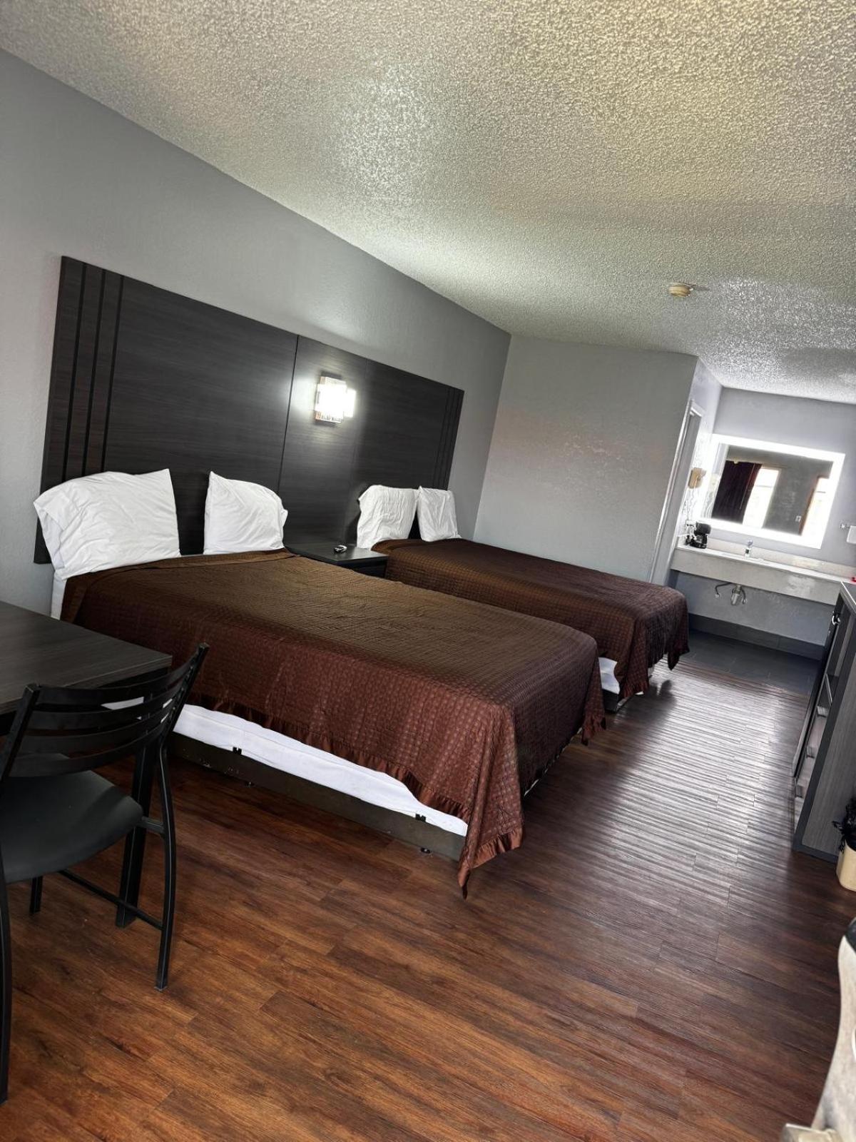 Lone Star Inn photo 16