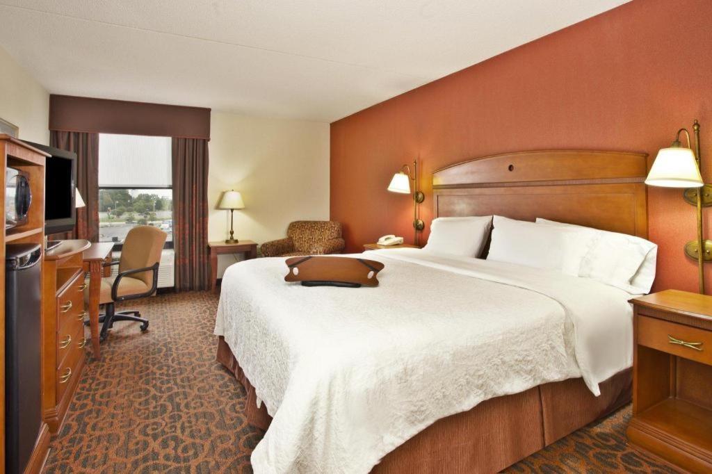 Hampton Inn Anderson photo 2