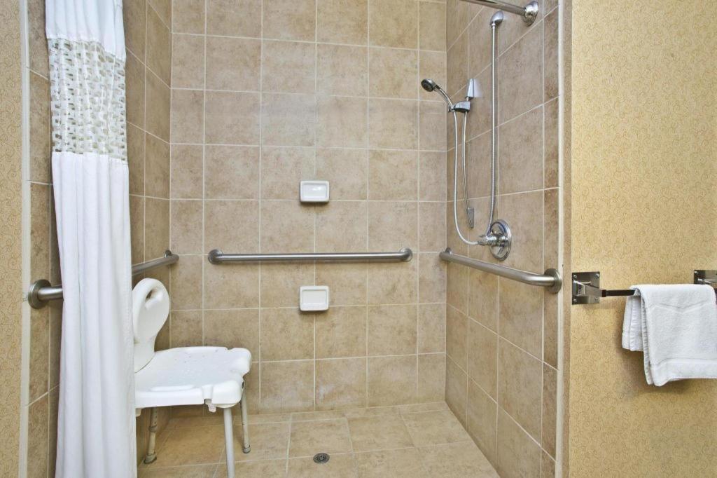 Hampton Inn Anderson photo 6