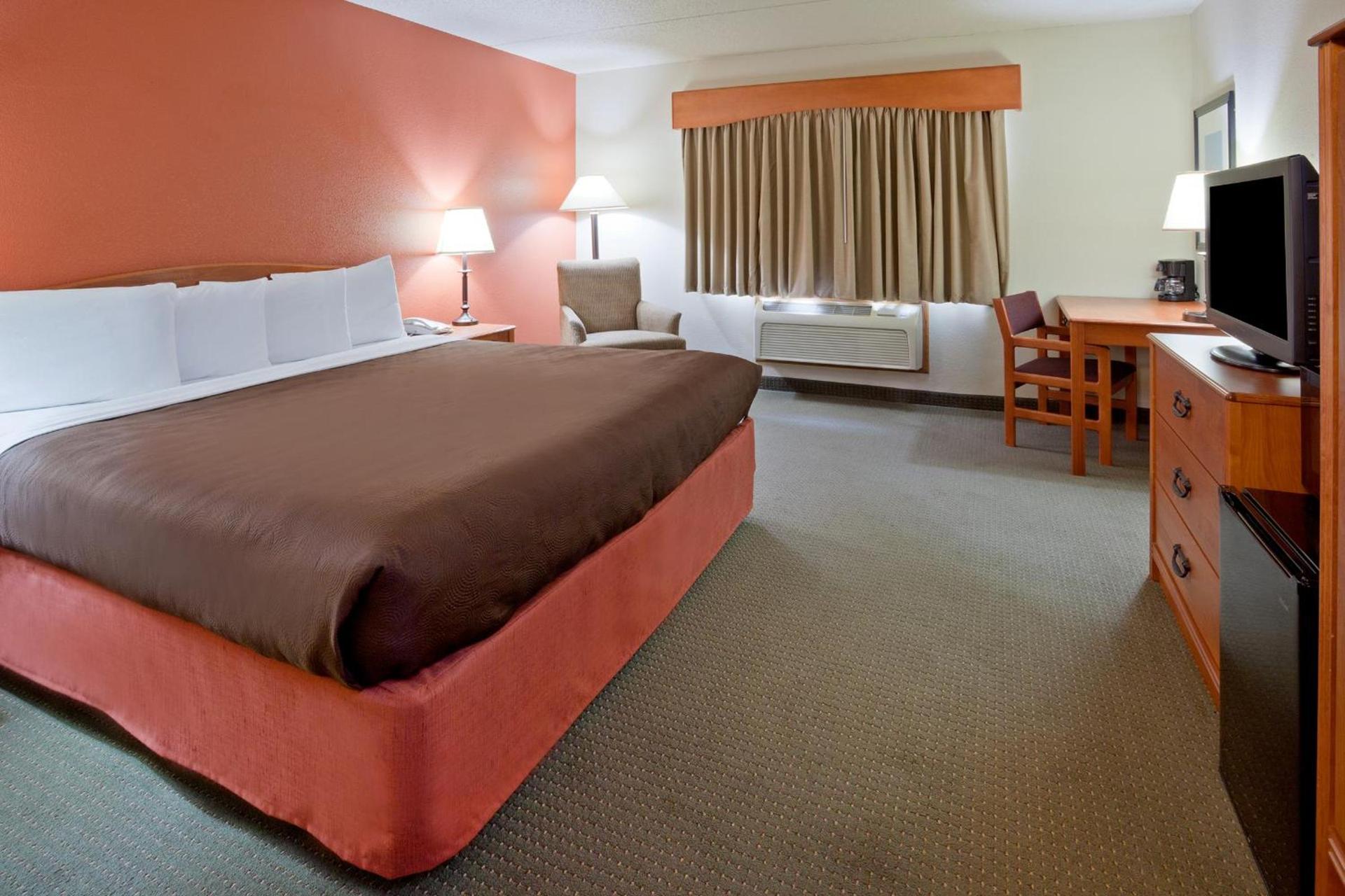AmericInn by Wyndham Wetmore Munising photo 32