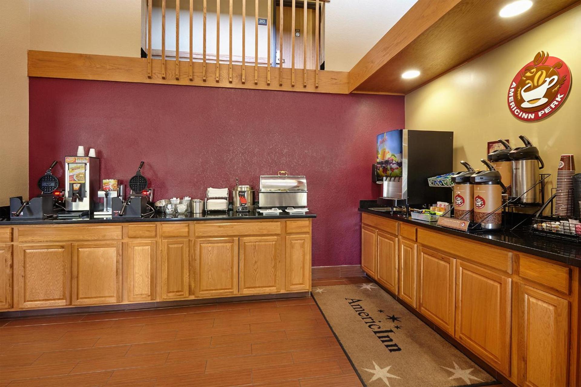 AmericInn by Wyndham Elkhorn Near Lake Geneva photo 51