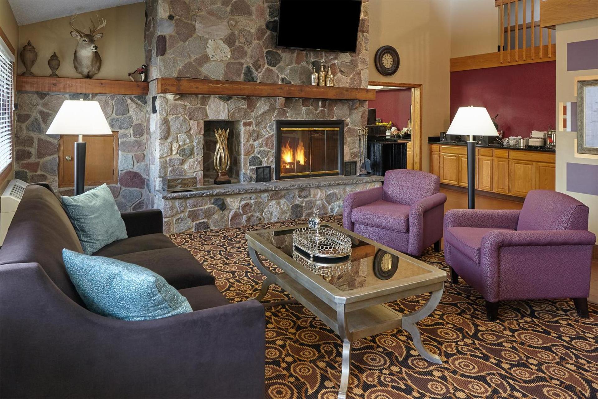AmericInn by Wyndham Elkhorn Near Lake Geneva photo 30