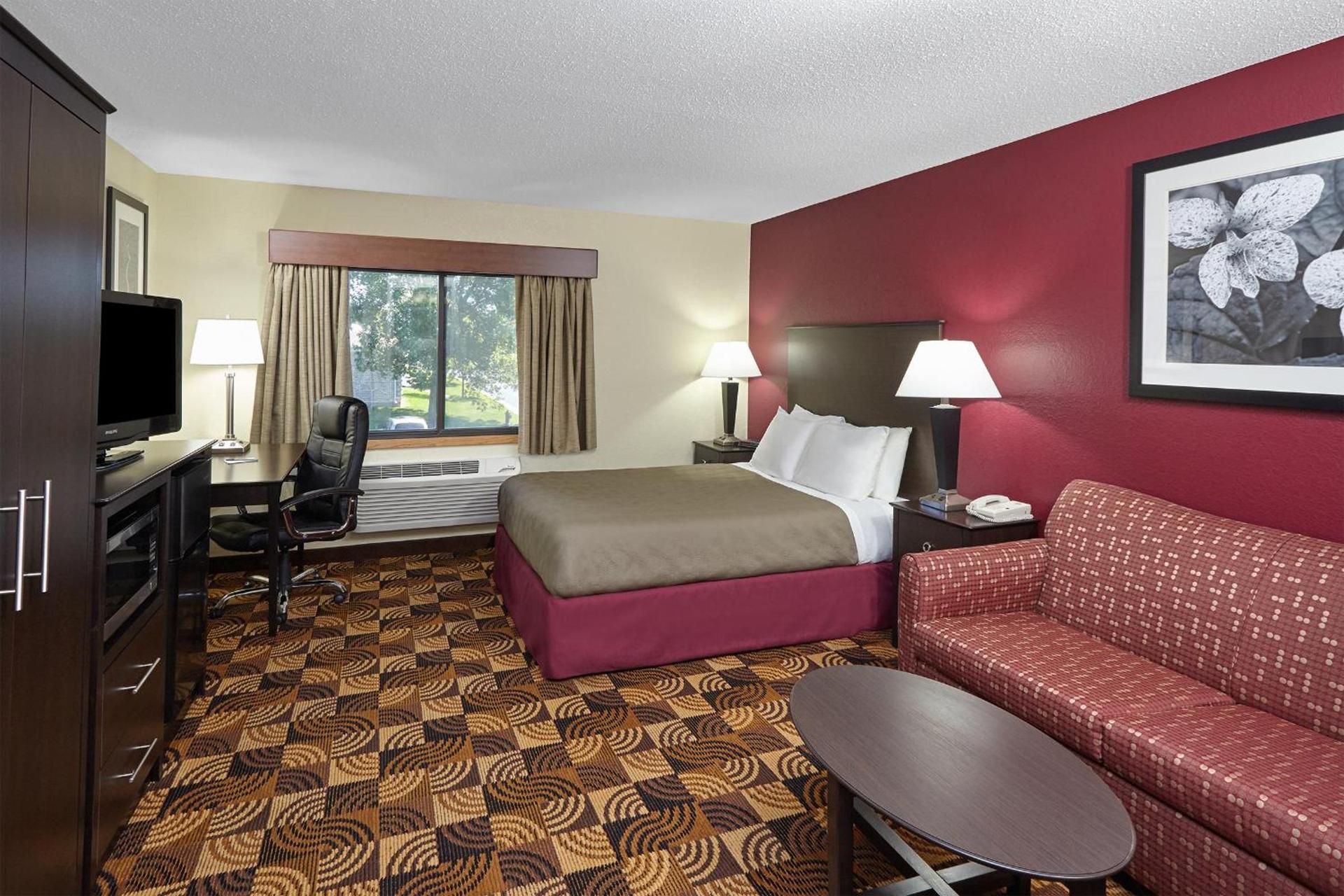 AmericInn by Wyndham Elkhorn Near Lake Geneva photo 38