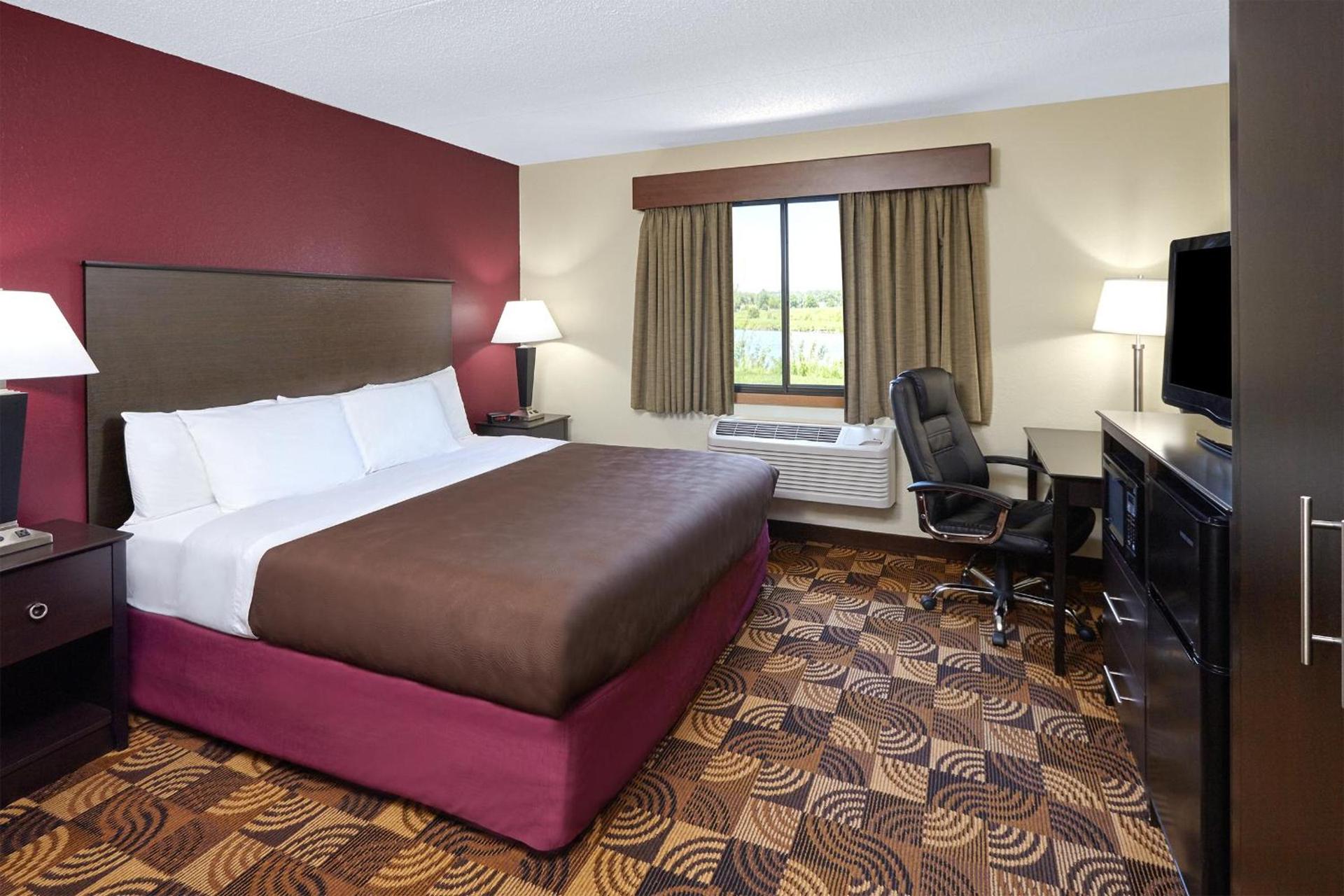 AmericInn by Wyndham Elkhorn Near Lake Geneva photo 32