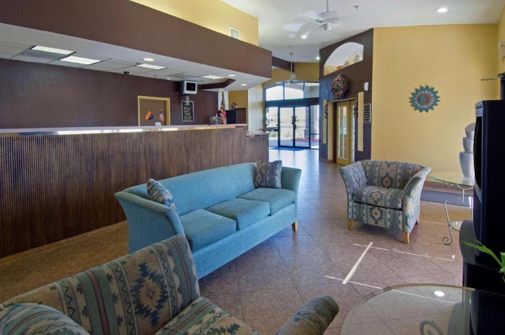 Americas Best Value Inn - Phoenix, AZ photo 3