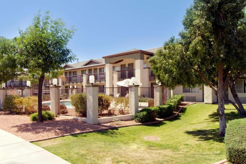 Americas Best Value Inn - Phoenix, AZ photo 5