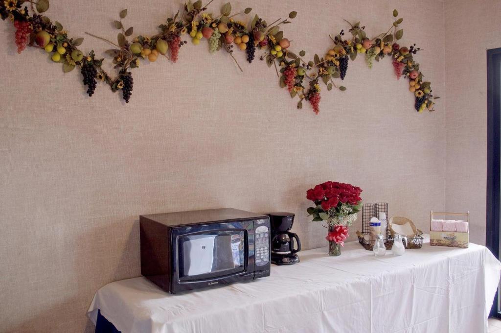 Americas Best Value Inn & Suites Los Angeles Downtown SW photo 8