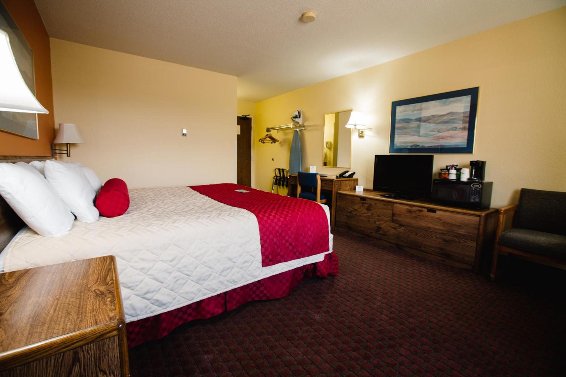 Days Inn by Wyndham Minot photo 18