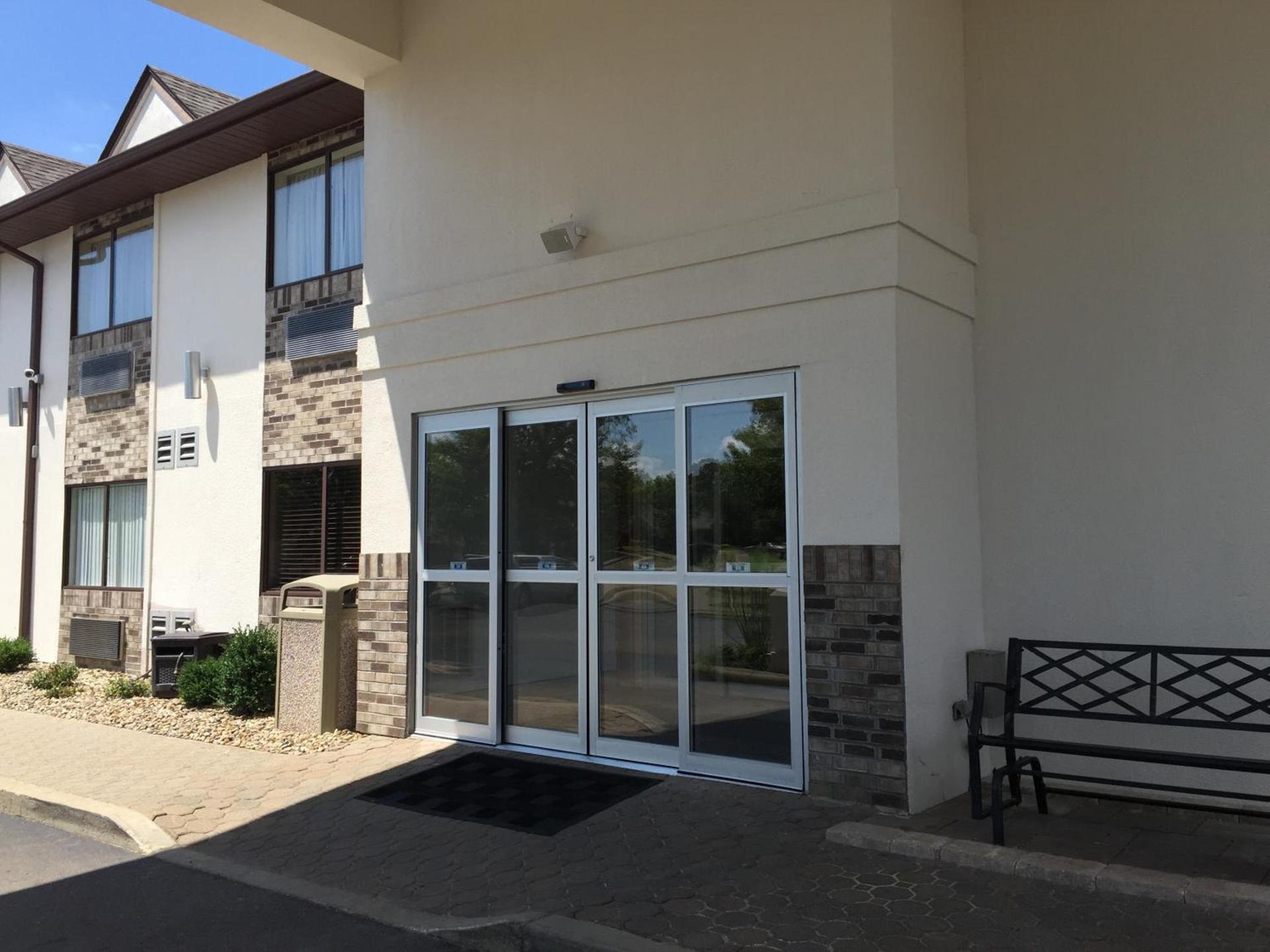 Schoenbrunn Inn photo 11