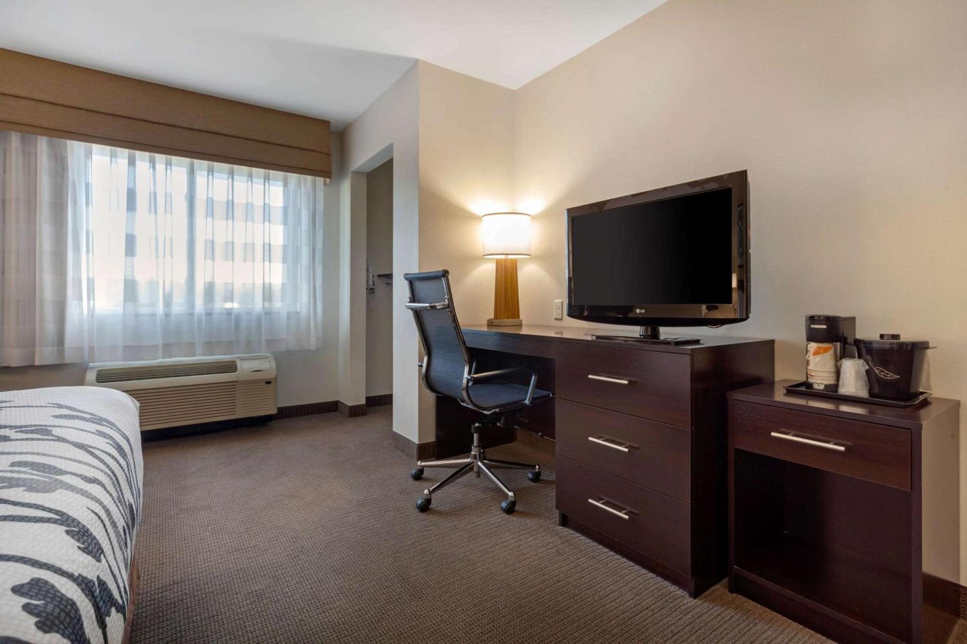 Sleep Inn & Suites Bismarck I-94 photo 9