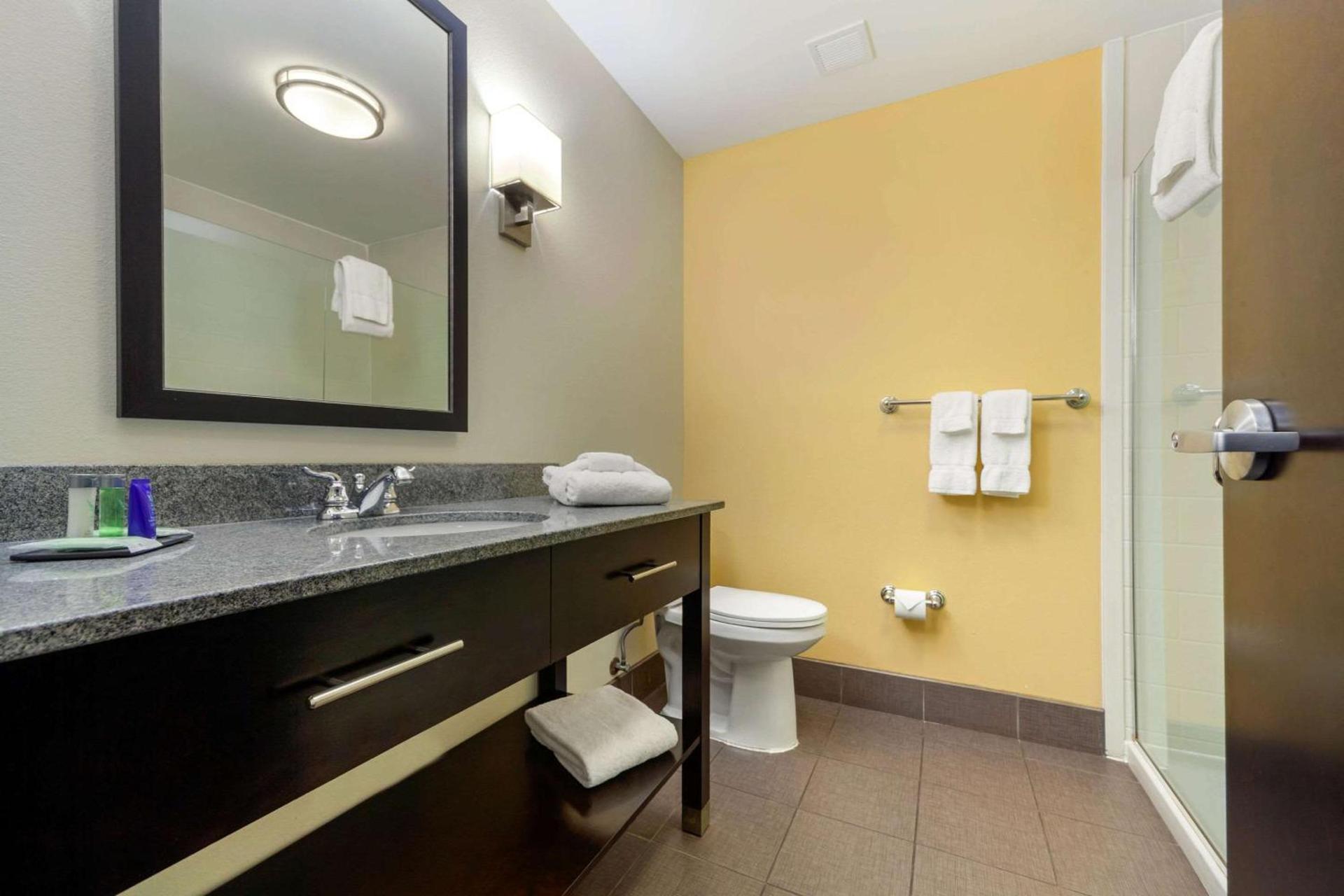 Sleep Inn & Suites Bismarck I-94 photo 18