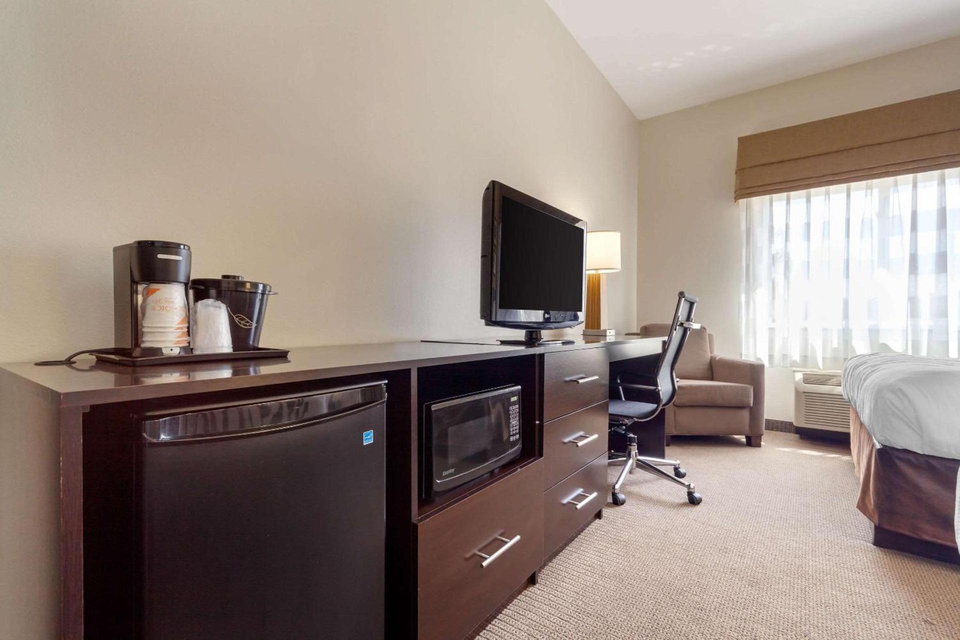 Sleep Inn & Suites Bismarck I-94 photo 21
