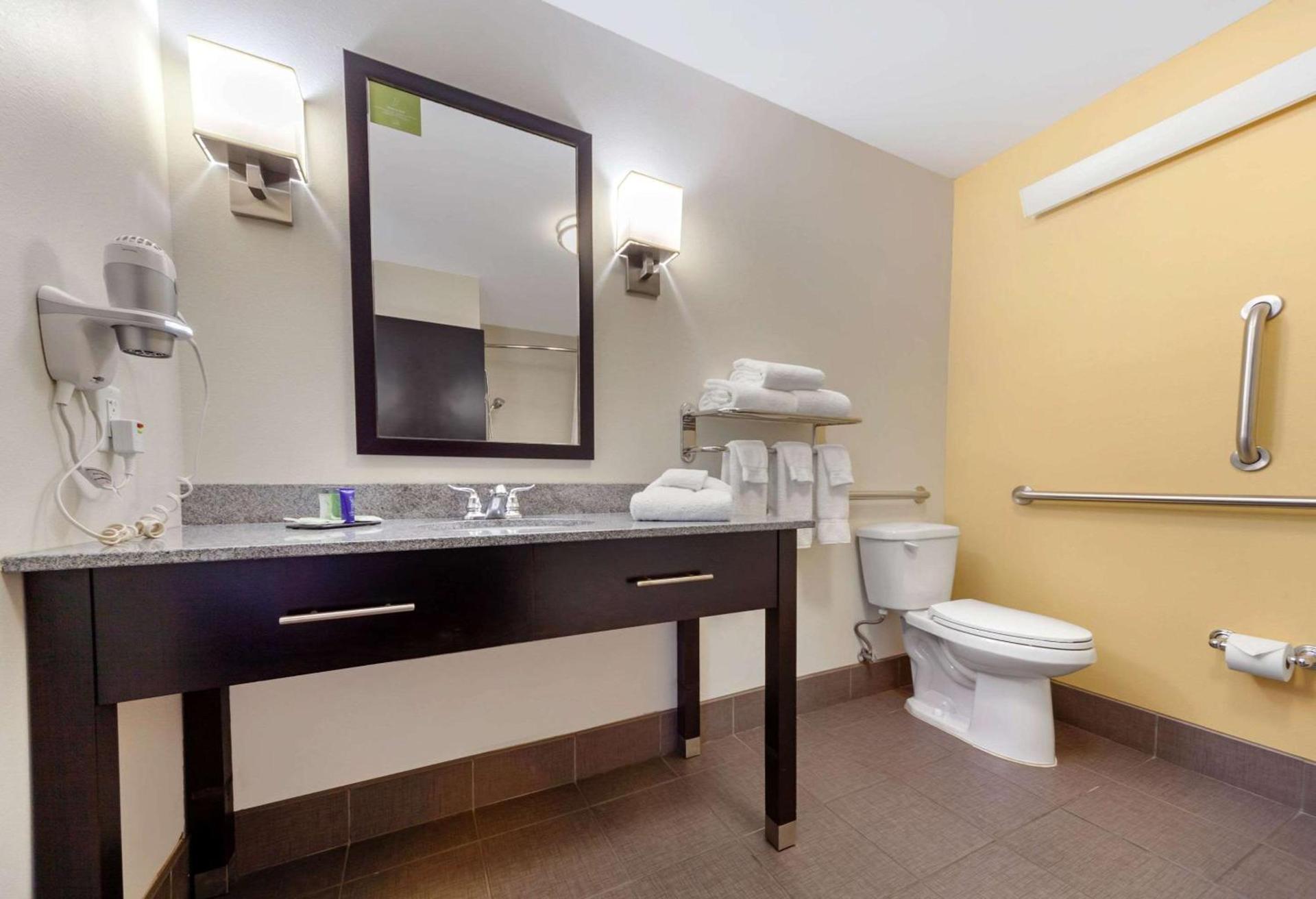 Sleep Inn & Suites Bismarck I-94 photo 24