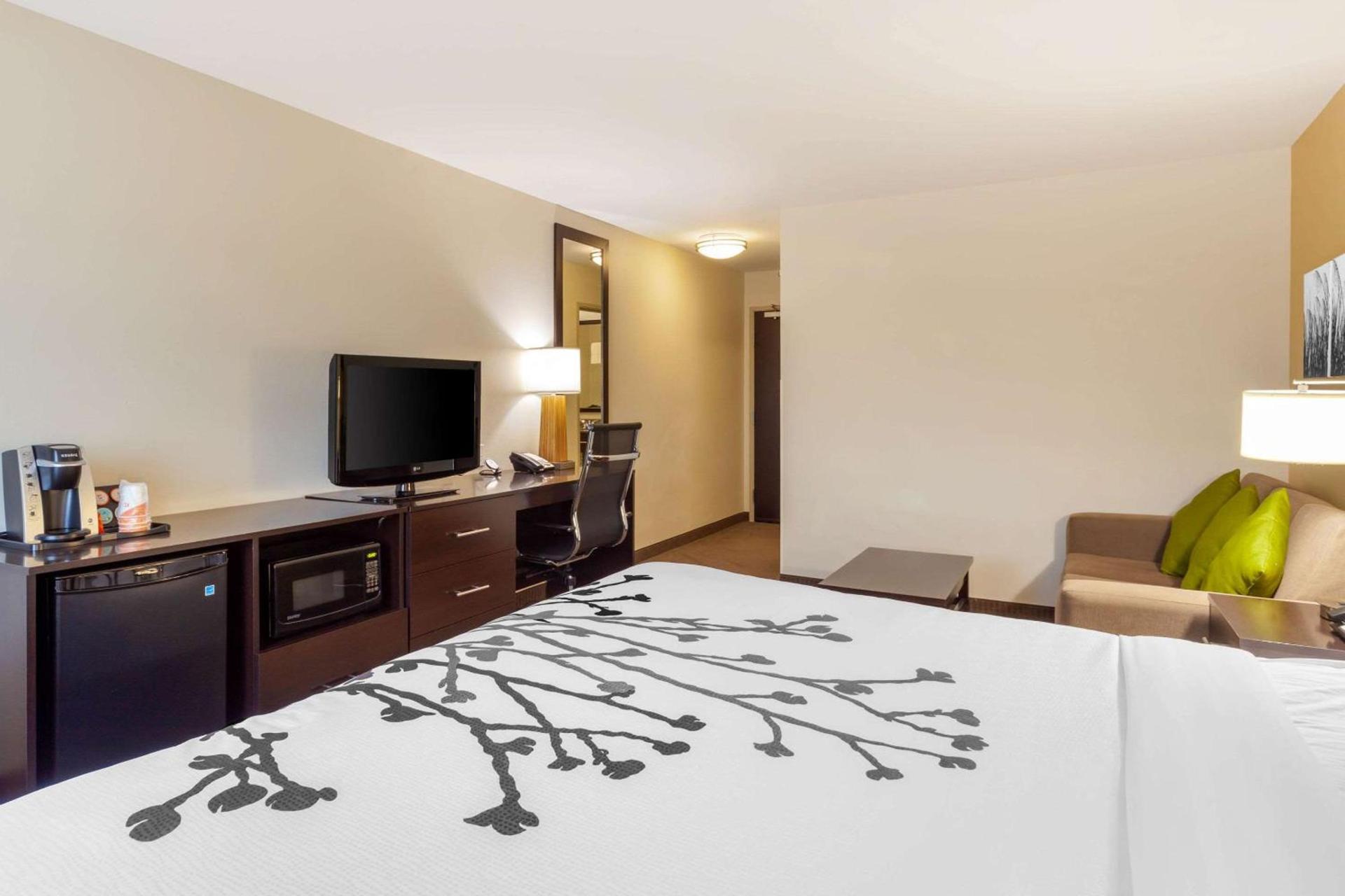 Sleep Inn & Suites Bismarck I-94 photo 28