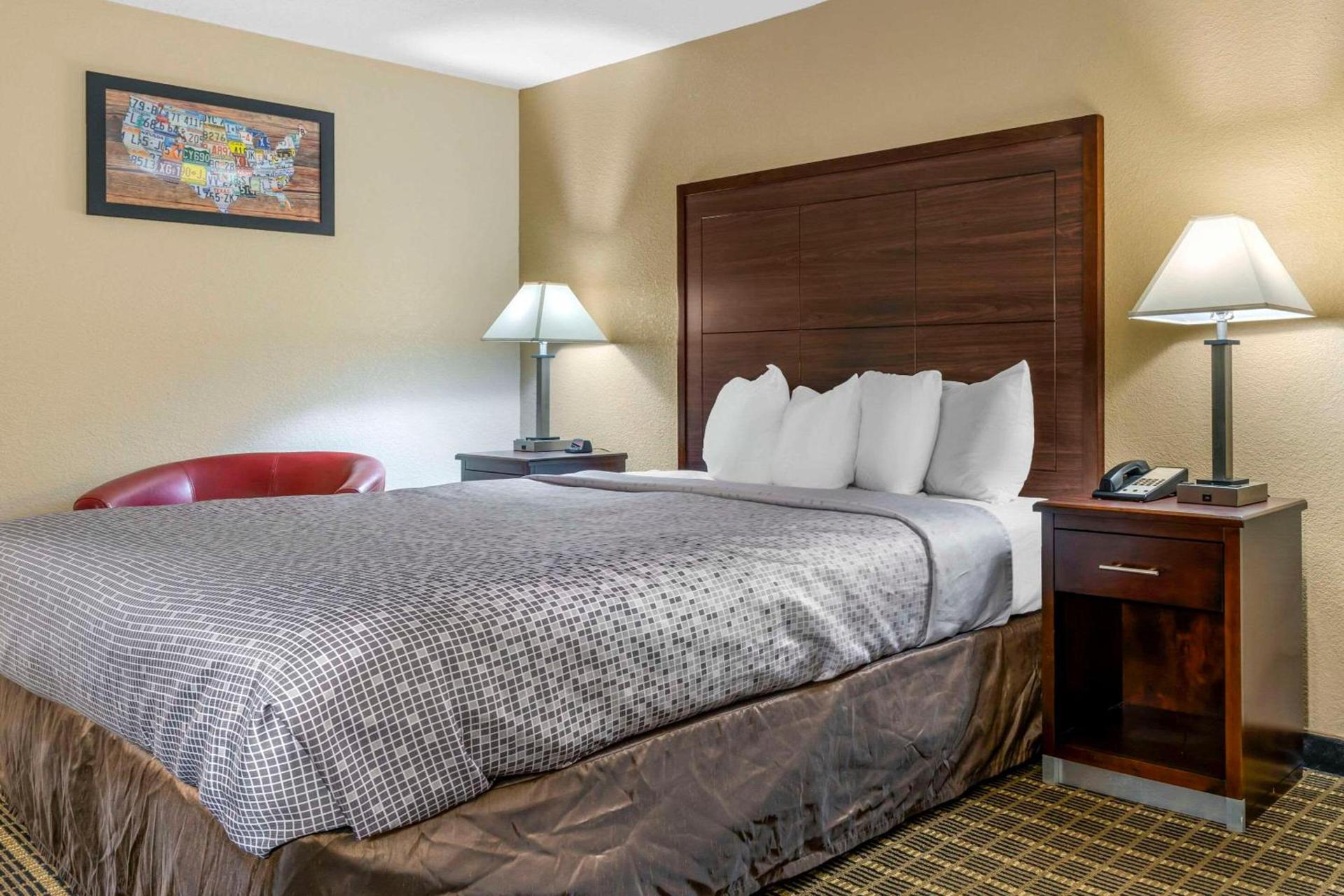 Econo Lodge La Crosse North photo 26