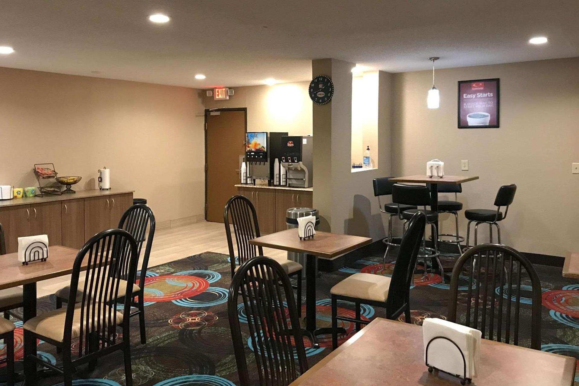 Econo Lodge La Crosse North photo 38