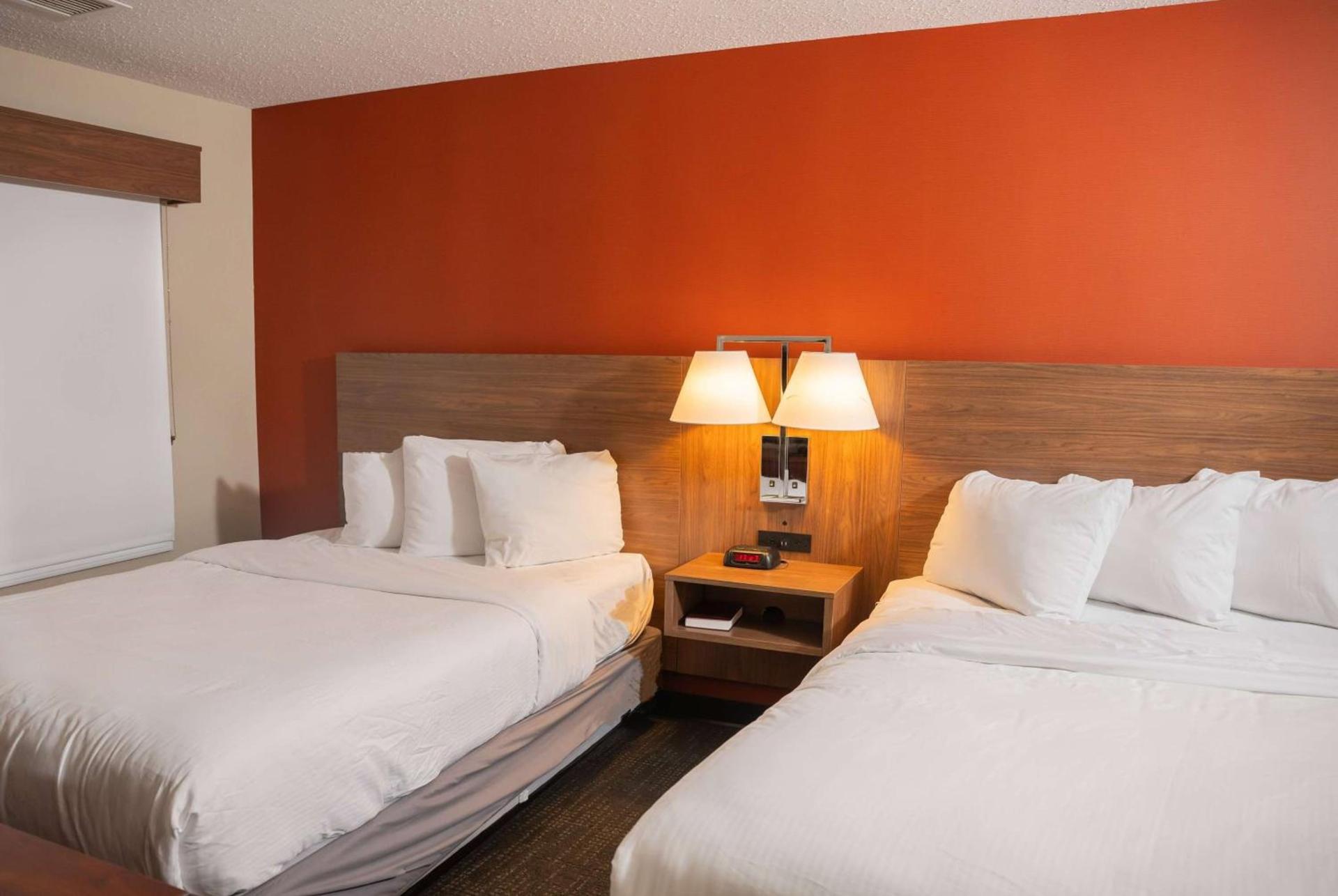 Hawthorn Suites by Wyndham Erie photo 15